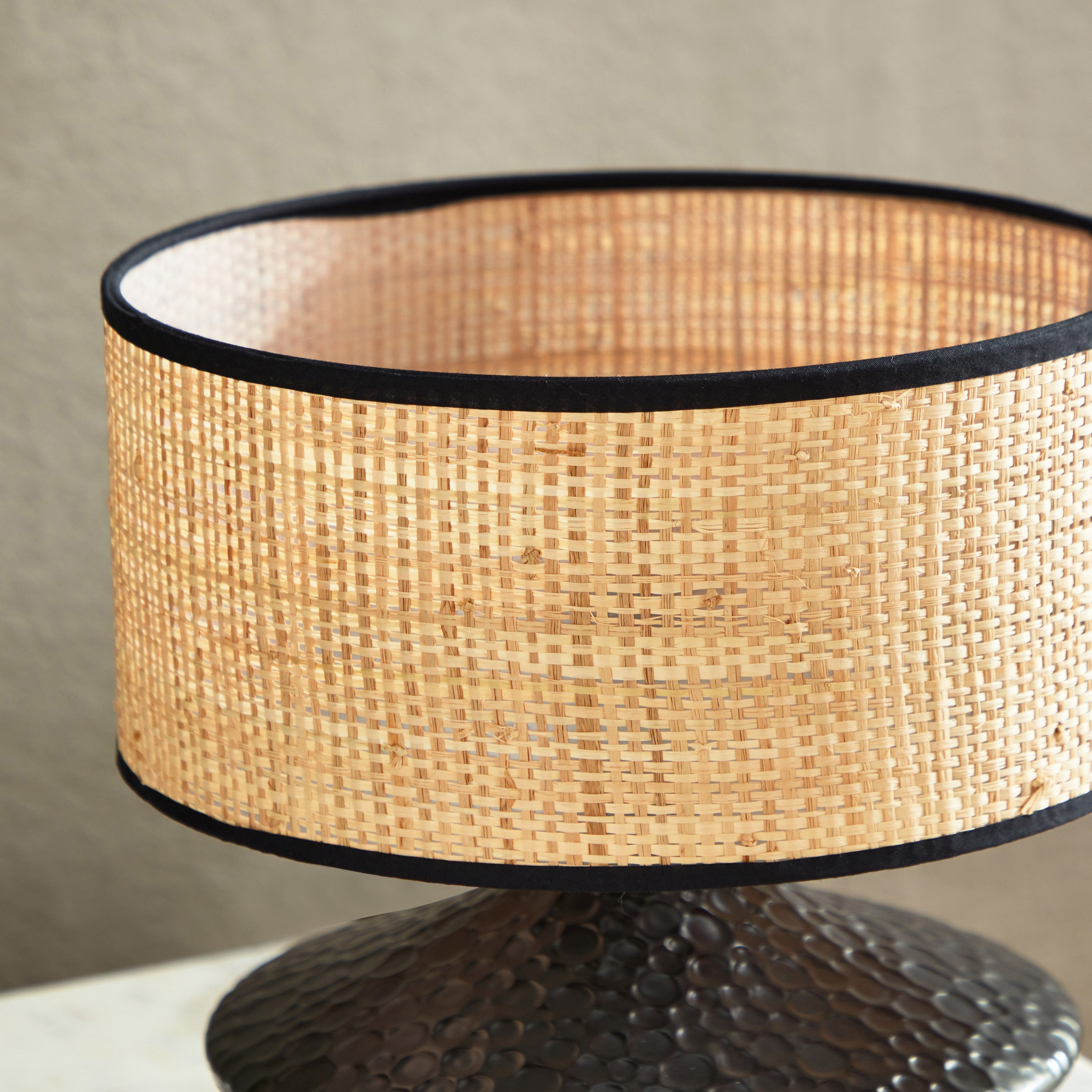 مصباح طاولة سيراميك من كاسبيان - 26x26x24 سم-hbxlivingroom-lighting-tablelamps-image-3