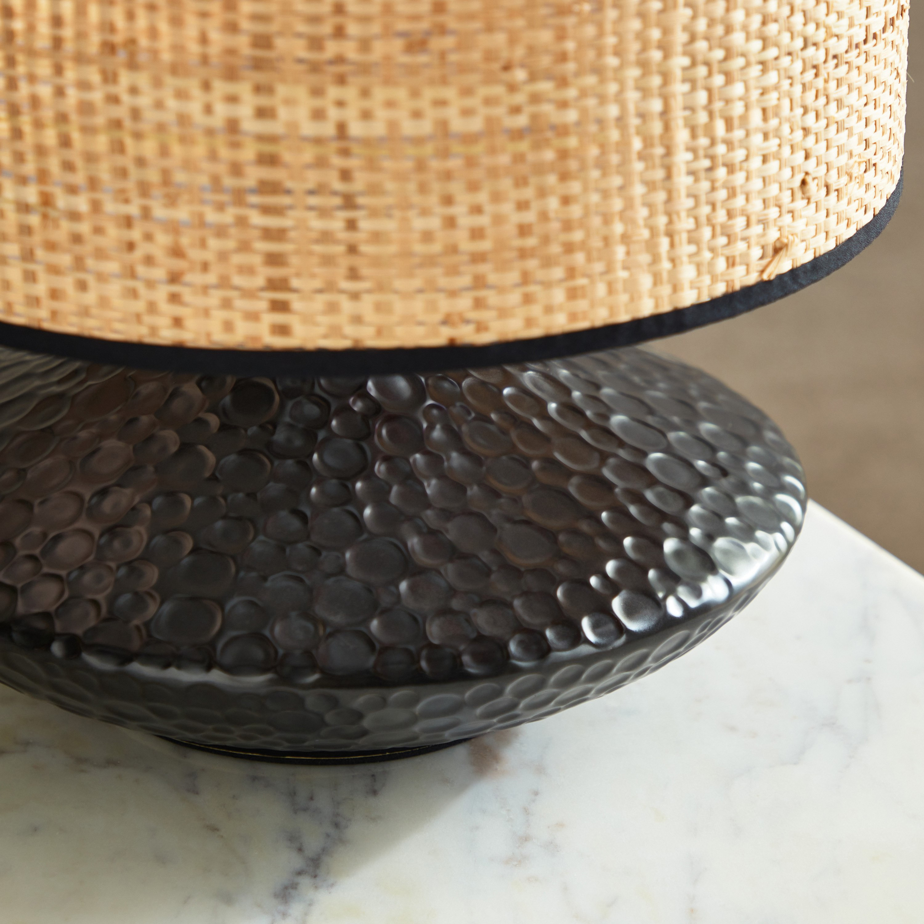 مصباح طاولة سيراميك من كاسبيان - 26x26x24 سم-hbxlivingroom-lighting-tablelamps-image-4