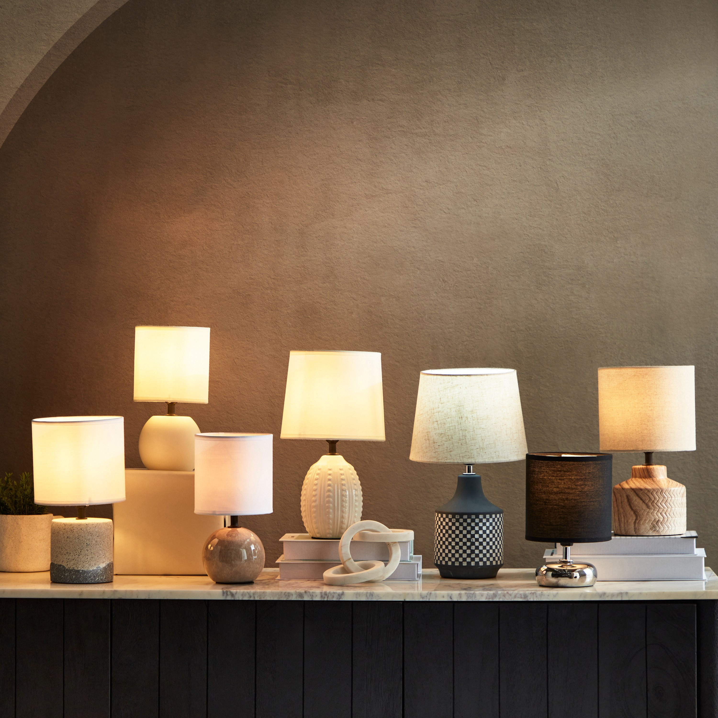 مصباح أسمنتي من كاسبيان - 15x15x27.5 سم-hbxlivingroom-lighting-tablelamps-image-5