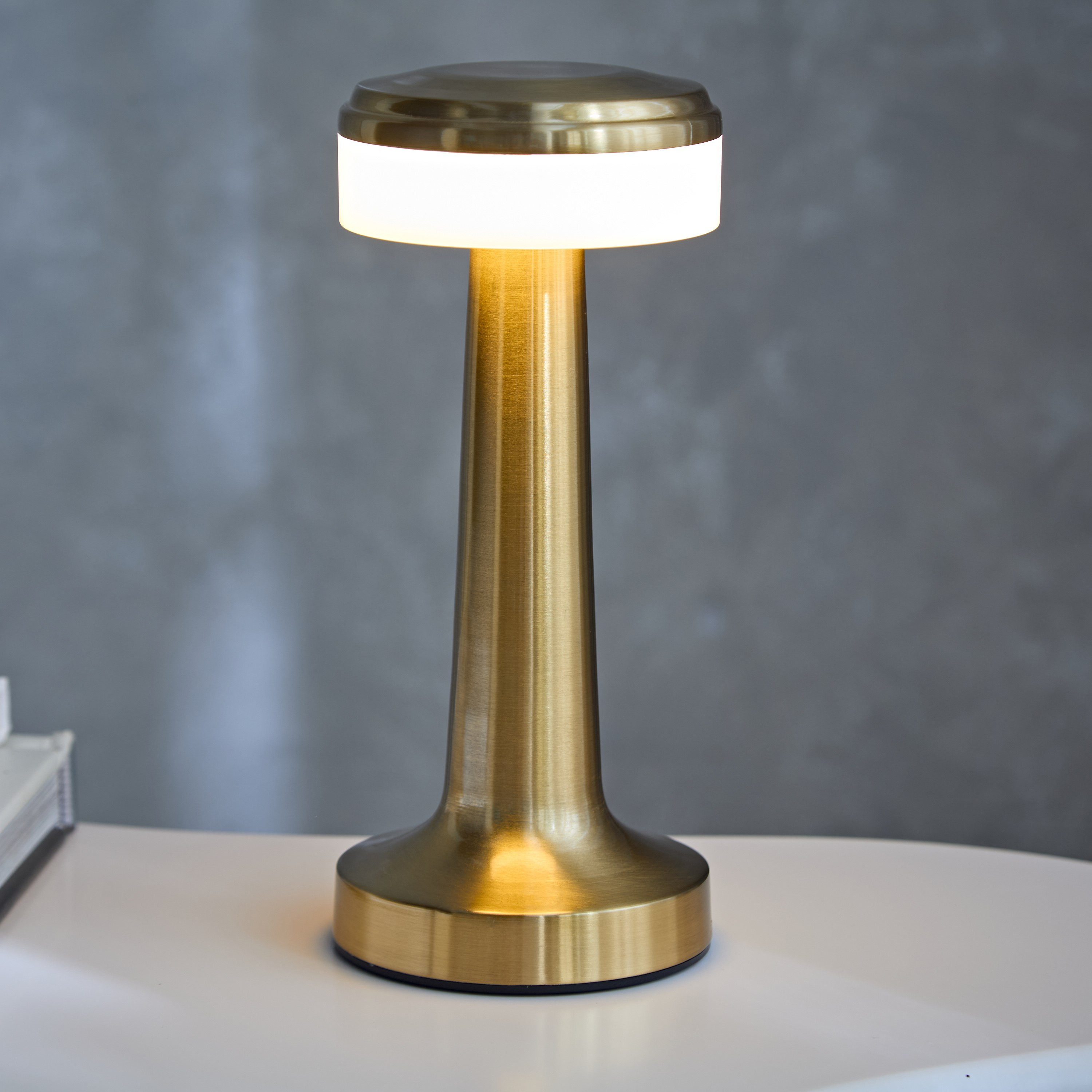 مصباح مكتبي إل إي دي معدني يعمل باللمس من ماريشا - 9x21 سم-hbxlivingroom-lighting-tablelamps-image-2