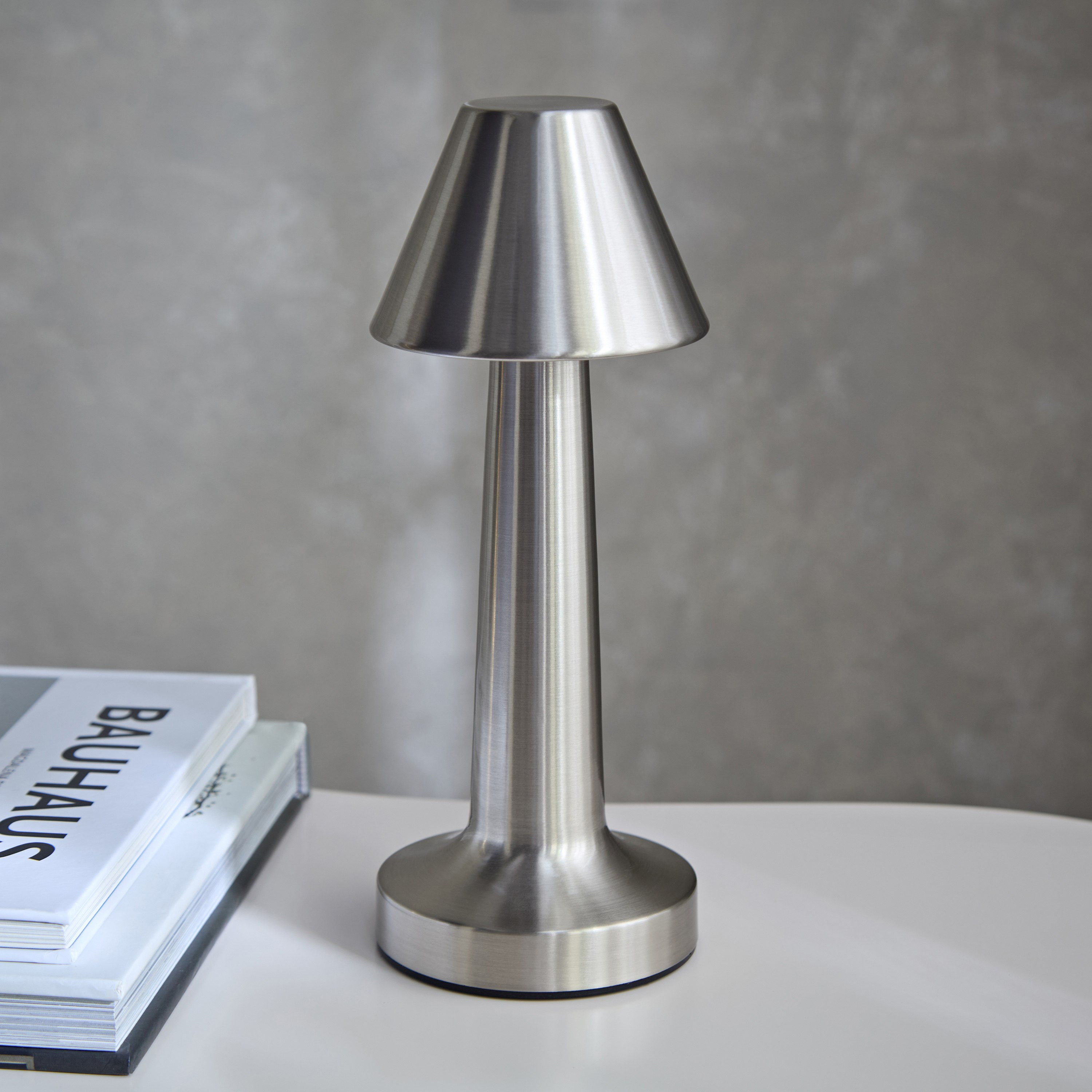 مصباح مكتب إل إي دي معدن باللمس من ماريشا - 9x23 سم-hbxlivingroom-lighting-tablelamps-image-1