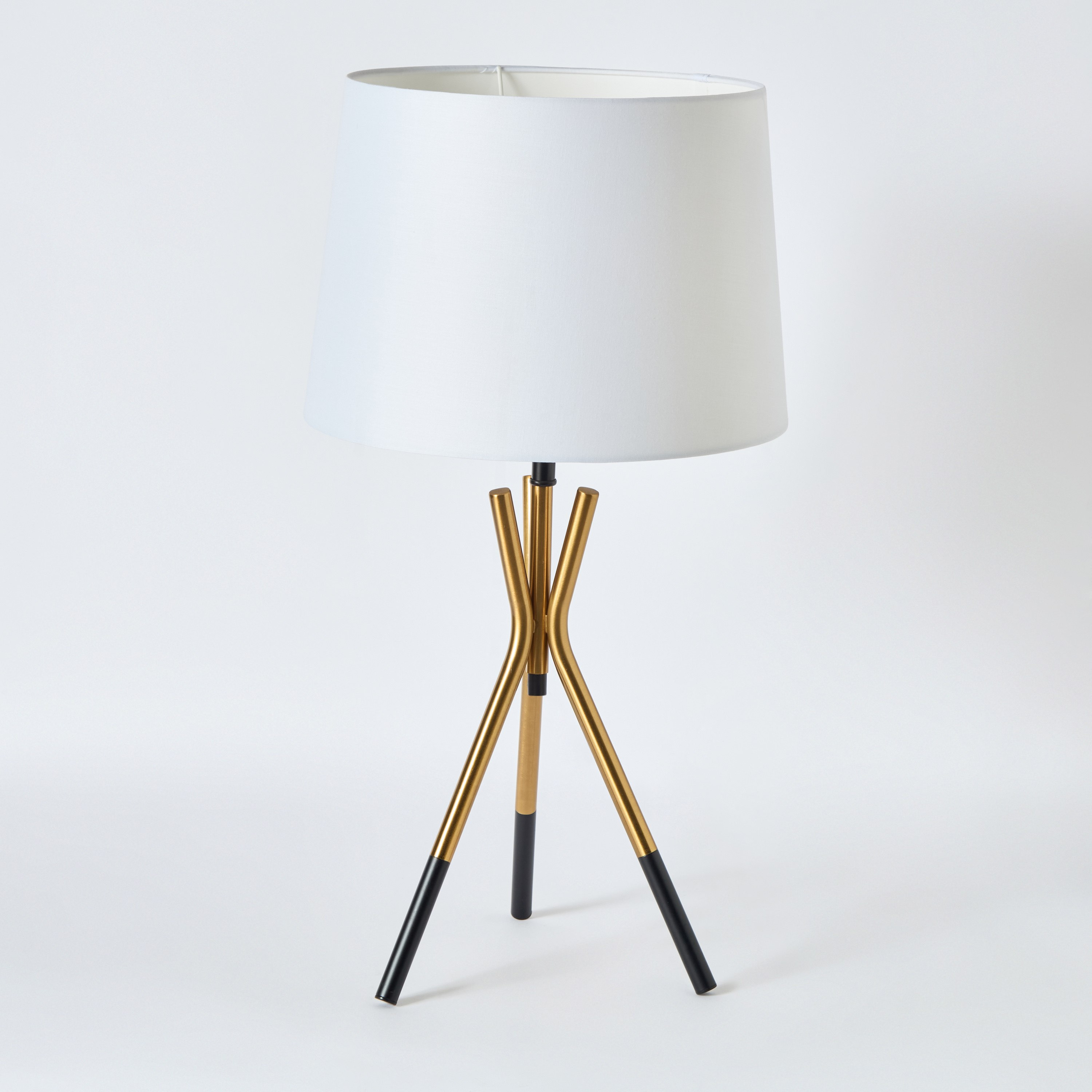 مصباح طاولة معدن ثلاثي القوائم من مارشيا - 33x61 سم-hbxlivingroom-lighting-tablelamps-image-6