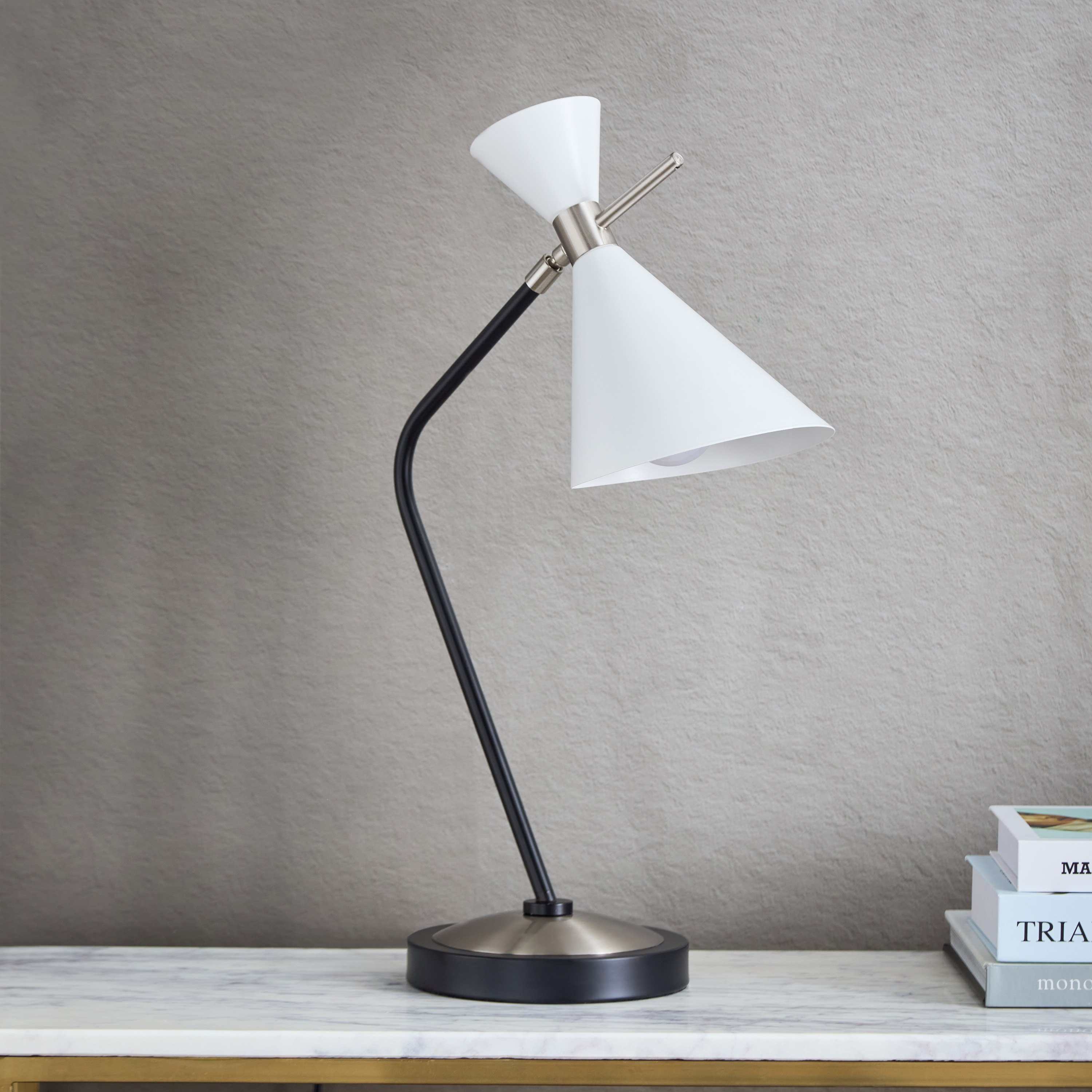مصباح طاولة معدن من ماريشا - 33x52 سم-hbxlivingroom-lighting-tablelamps-image-1