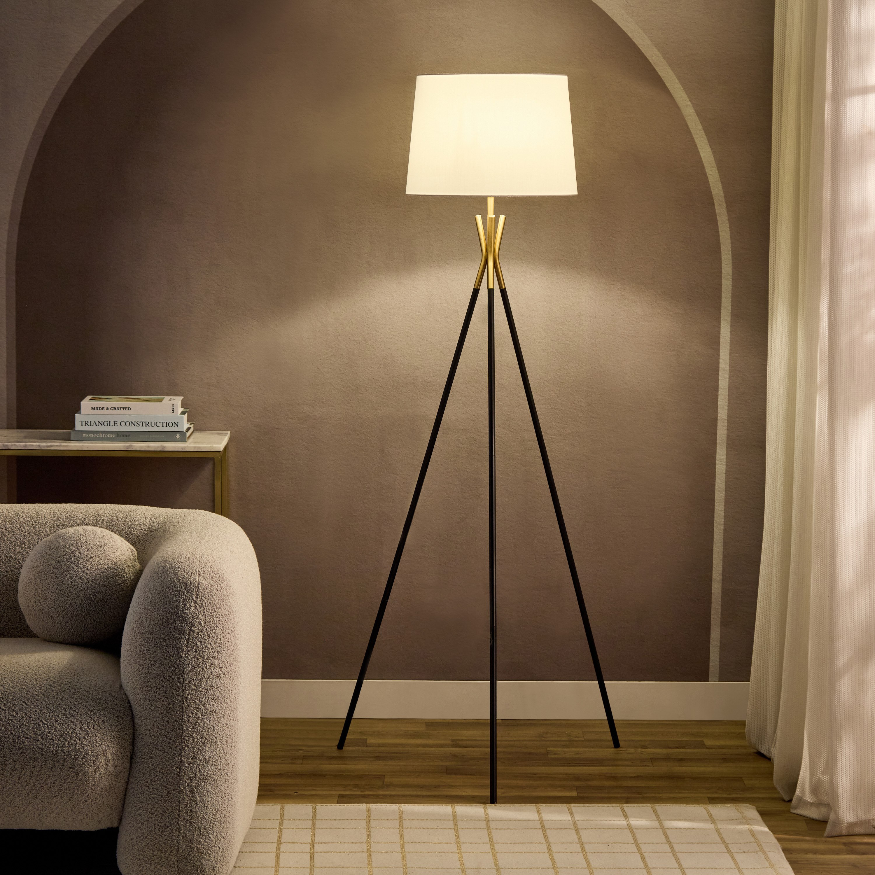 مصباح أرضية معدن ثلاثي القوائم من مارشيا - 40x166 سم-PROMO_HB_AE_B1G1_250925-image-2