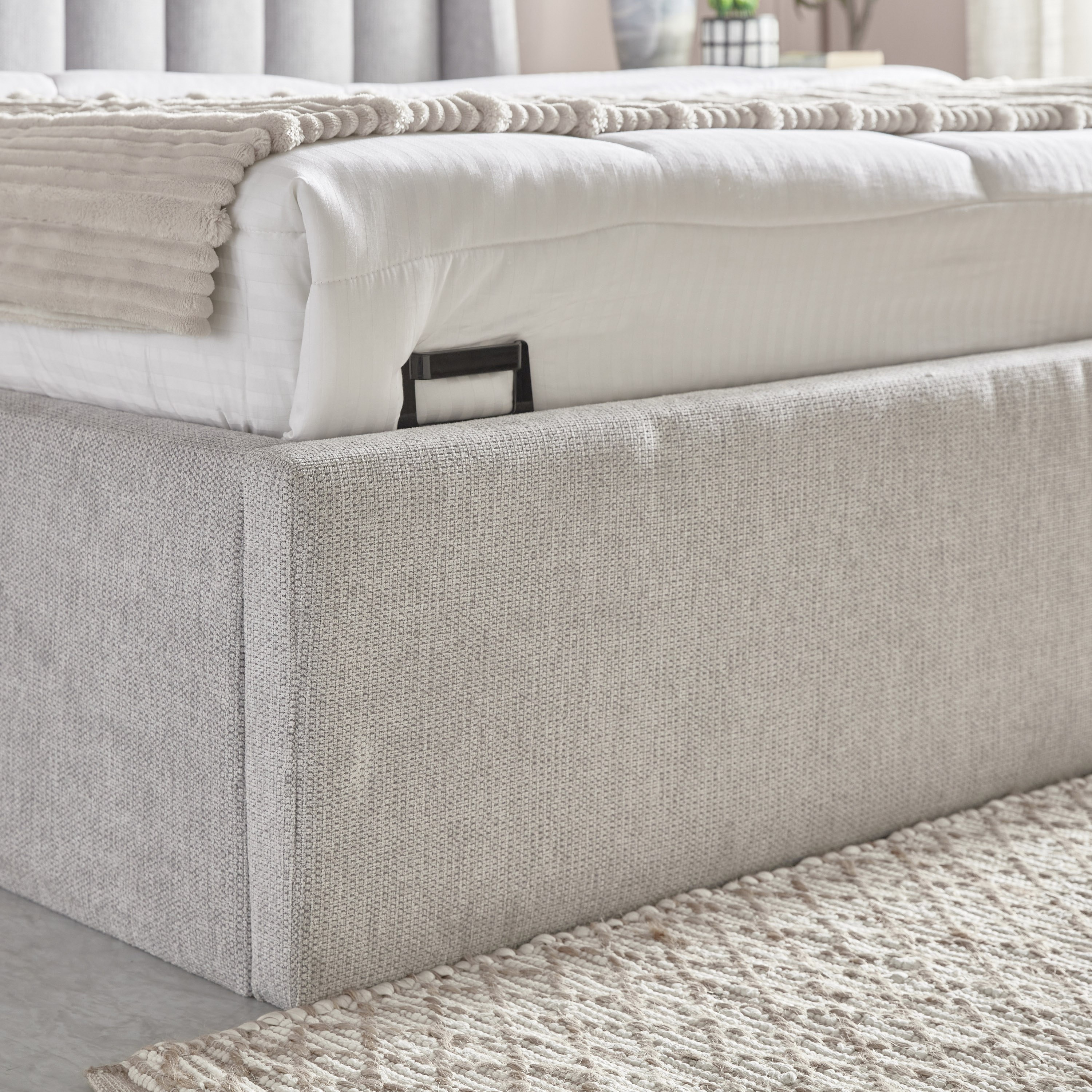 Movo Maine Lewis Upholstered King Bed with Hydraulic Storage - 180x200 cm-PROMO_HB_UAE_HBX10_250526-image-11