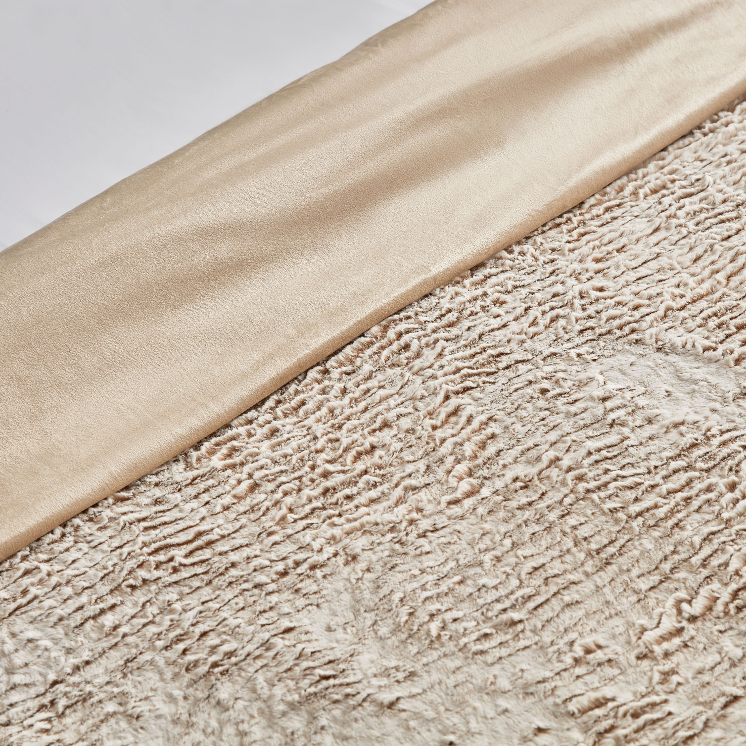 بطانية مزدوجة بطبعات ونقوش من الأسفل من إدور - 150x220 سم-hbxhomeware-hbxbedroom-image-3