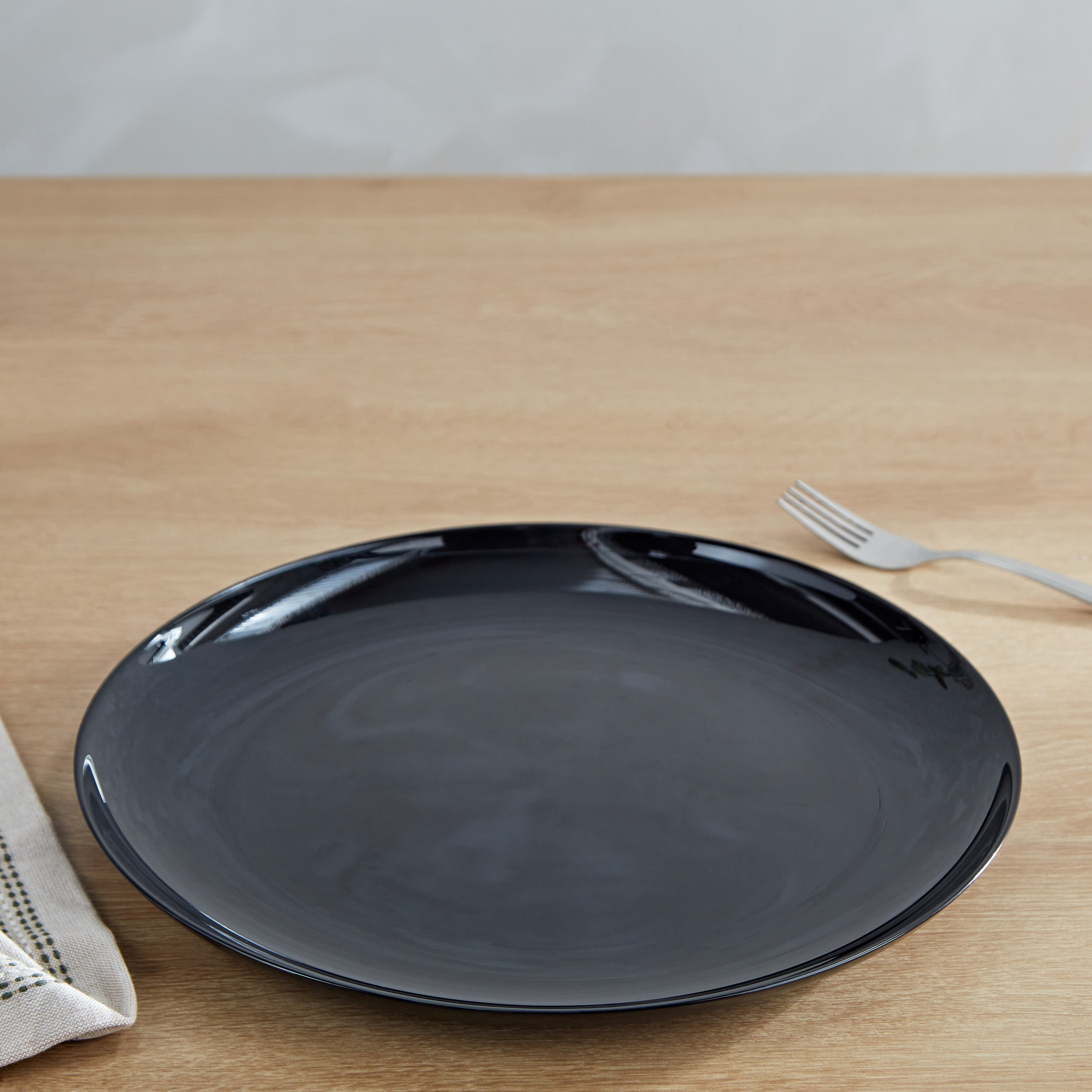 صحن بيتزا فريندز تايم من لومينارك - 32 سم-hbxdecorandfurnishings-tabletop-crockery-image-1