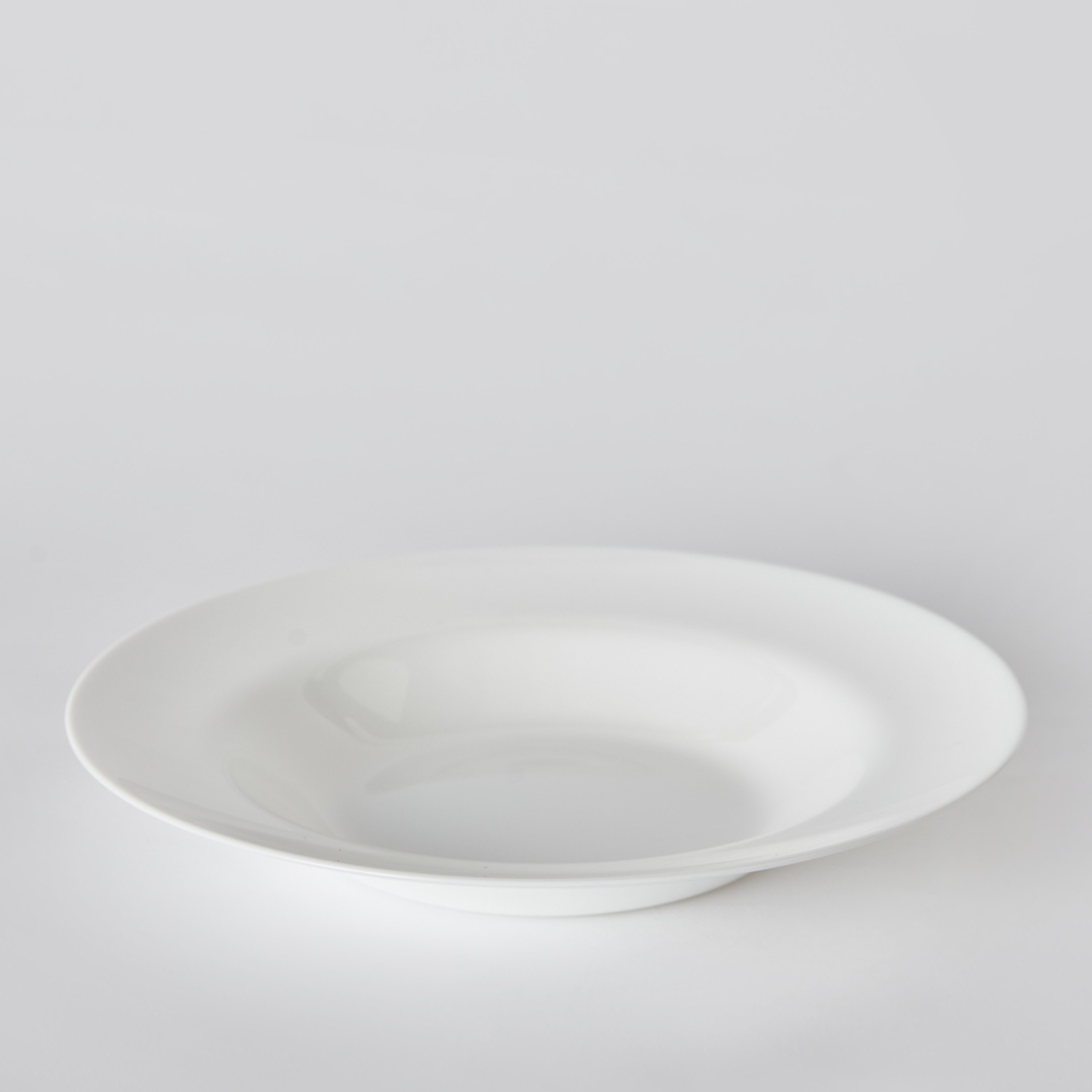 صحن معكرونة فريندز تايم من لومينارك - 28.5 سم-hbxdecorandfurnishings-tabletop-crockery-image-5