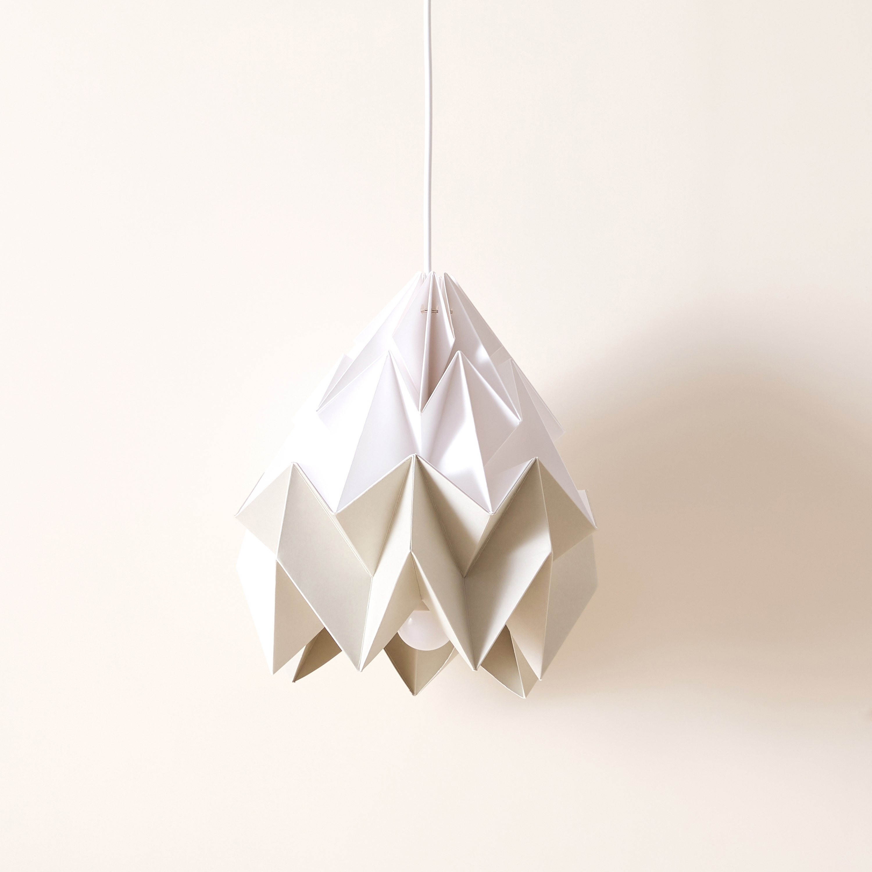 مصباح معلق ورقي بمظلة معدنية وغطاء ورق من تاشا - 150 سم-hbxhomeware-hbxlivingroom-image-1