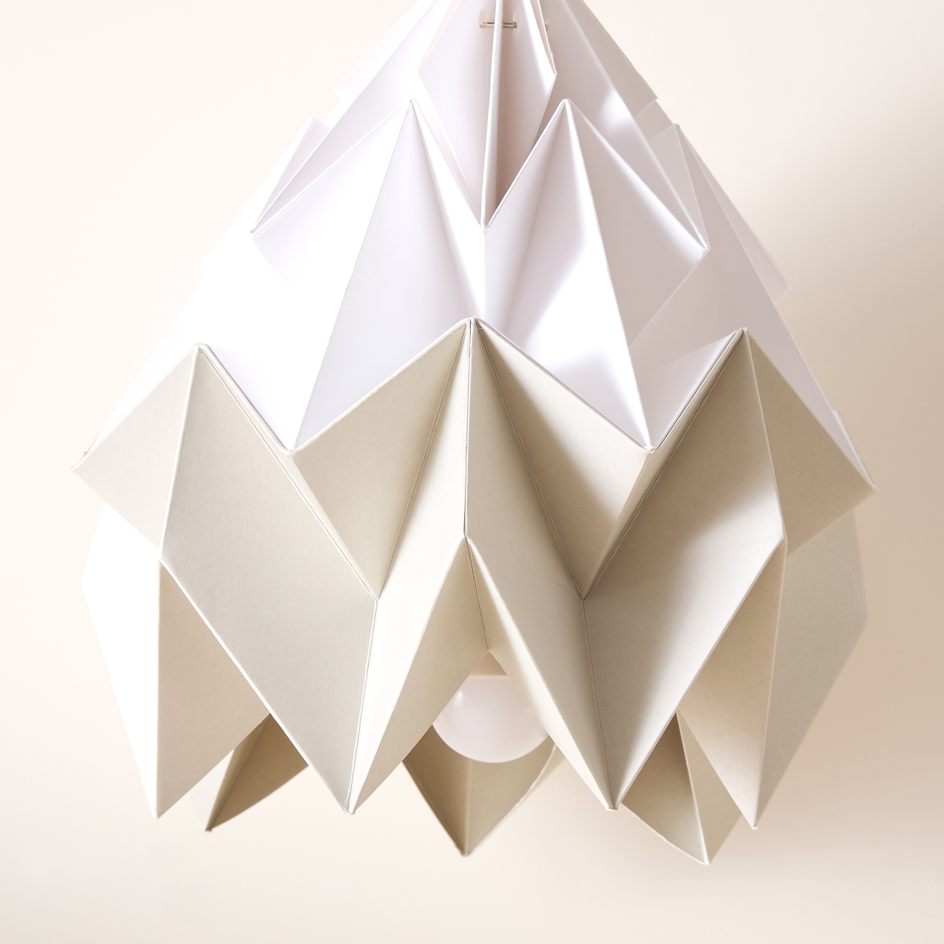 مصباح معلق ورقي بمظلة معدنية وغطاء ورق من تاشا - 150 سم-hbxhomeware-hbxlivingroom-image-3