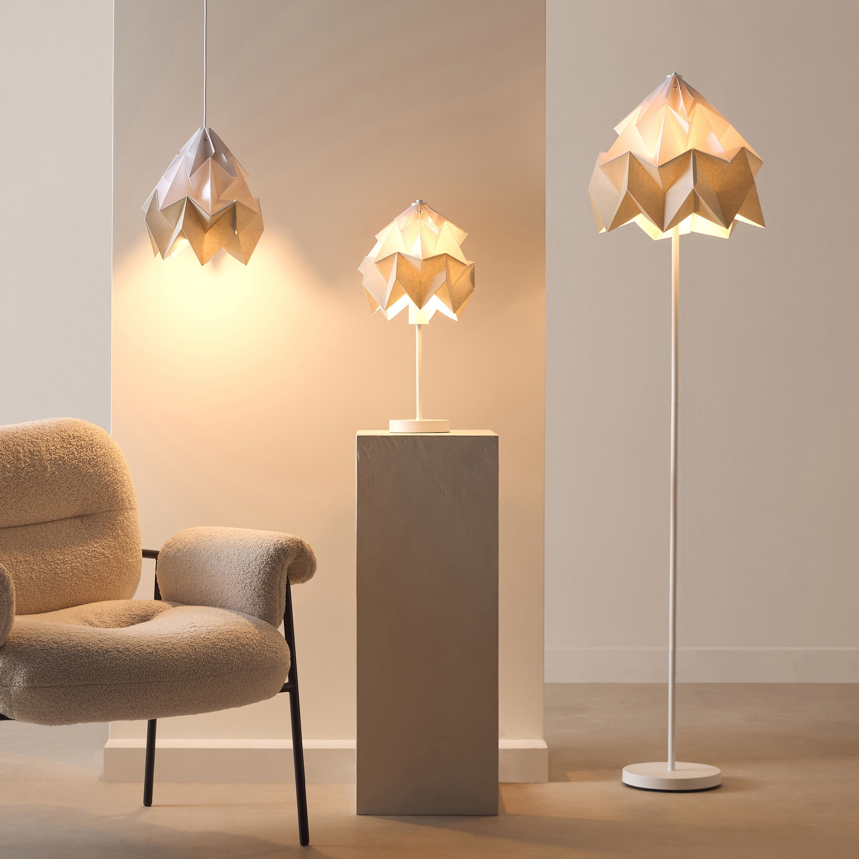 مصباح طاولة بقاعدة معدن وغطاء ورقي من تاشا - 25x42 سم-hbxbedroom-lighting-tablelamps-image-4