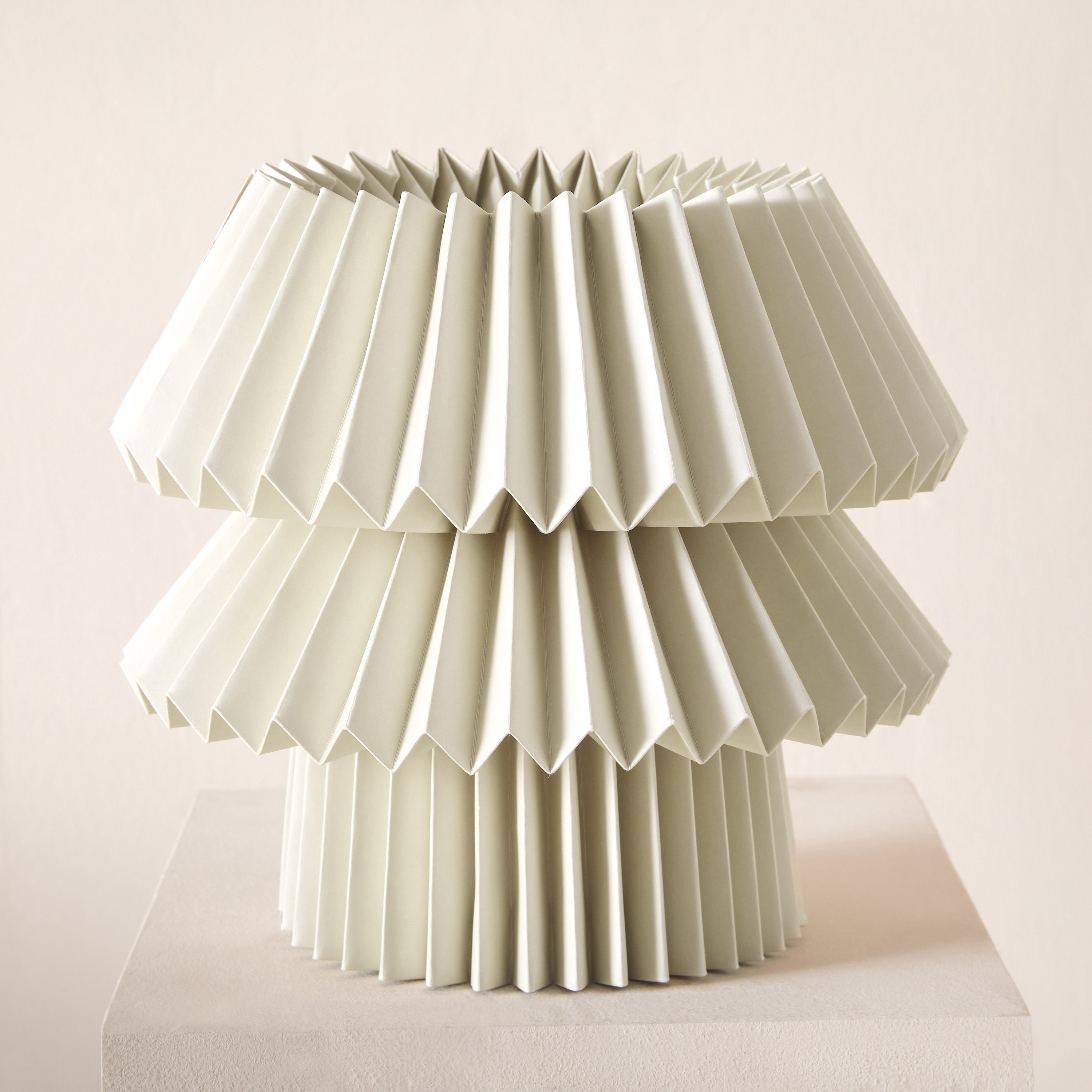 مصباح طاولة إي 27 بغطاء ورقي من تاشا- 30.5 × 31 سم-hbxbedroom-lighting-tablelamps-image-1