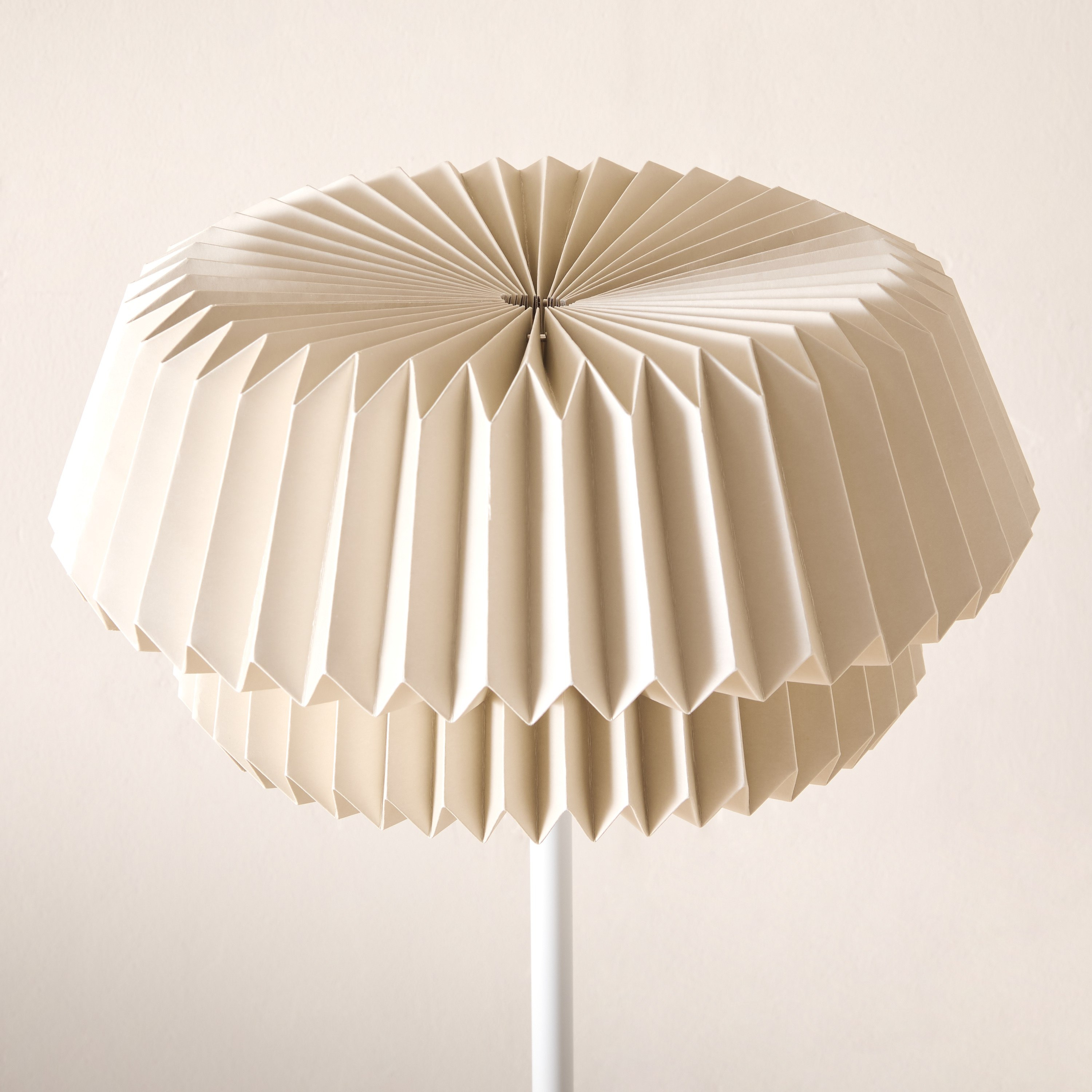 مصباح أرضية معدن بغطاء ورق من تاشا - 40x160 سم-hbxhomeware-hbxlivingroom-image-3