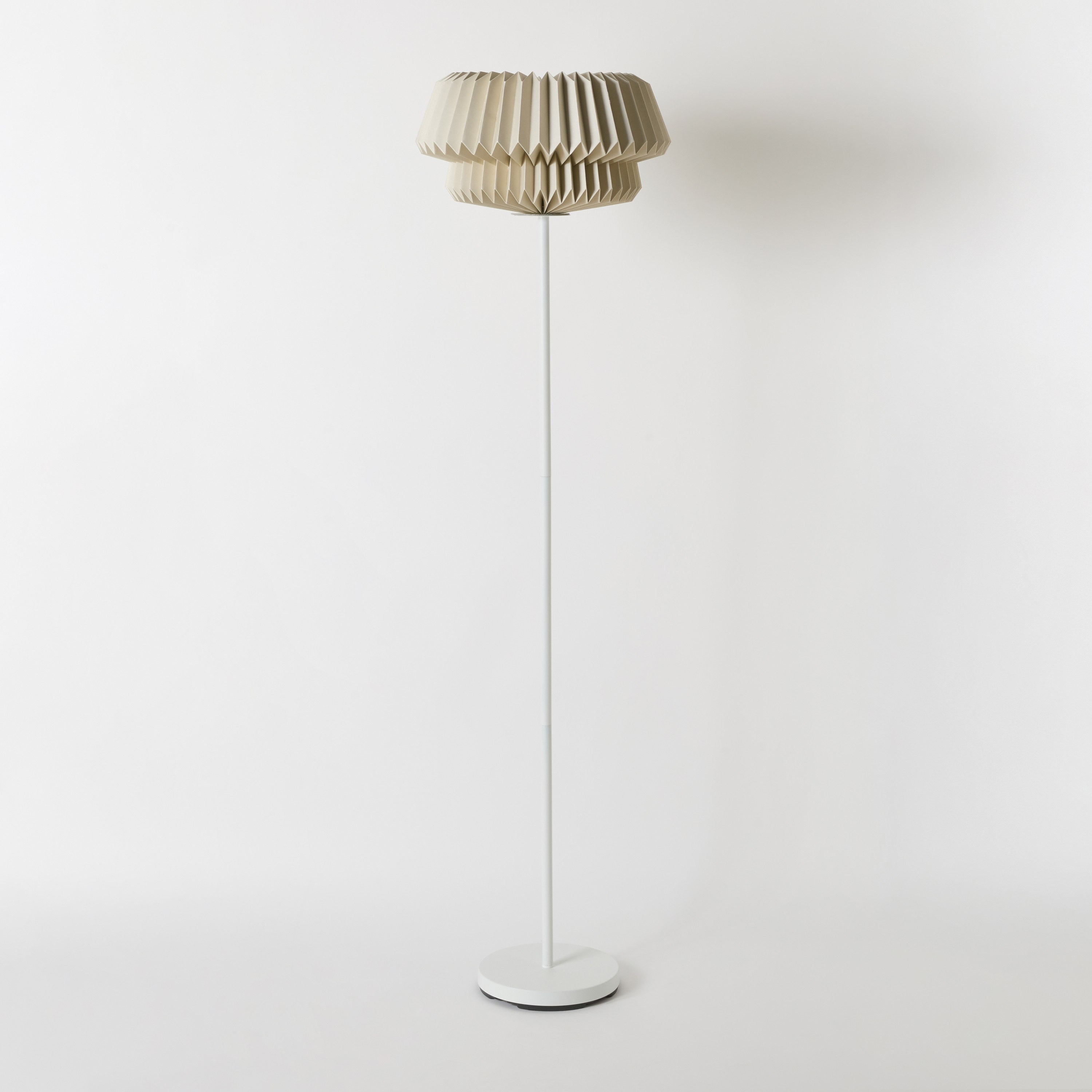 مصباح أرضية معدن بغطاء ورق من تاشا - 40x160 سم-hbxhomeware-hbxlivingroom-image-5
