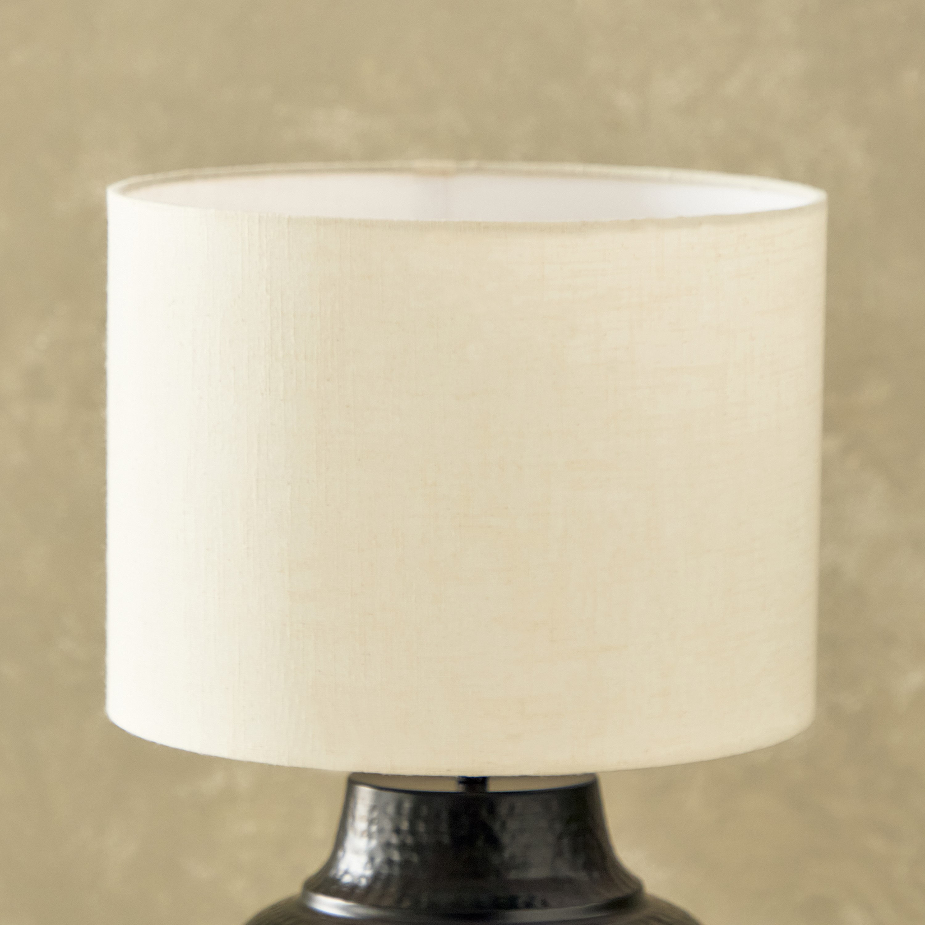 مصباح طاولة بقاعدة معدنية وغطاء من كينجستون - 53 سم-hbxbedroom-lighting-tablelamps-image-4