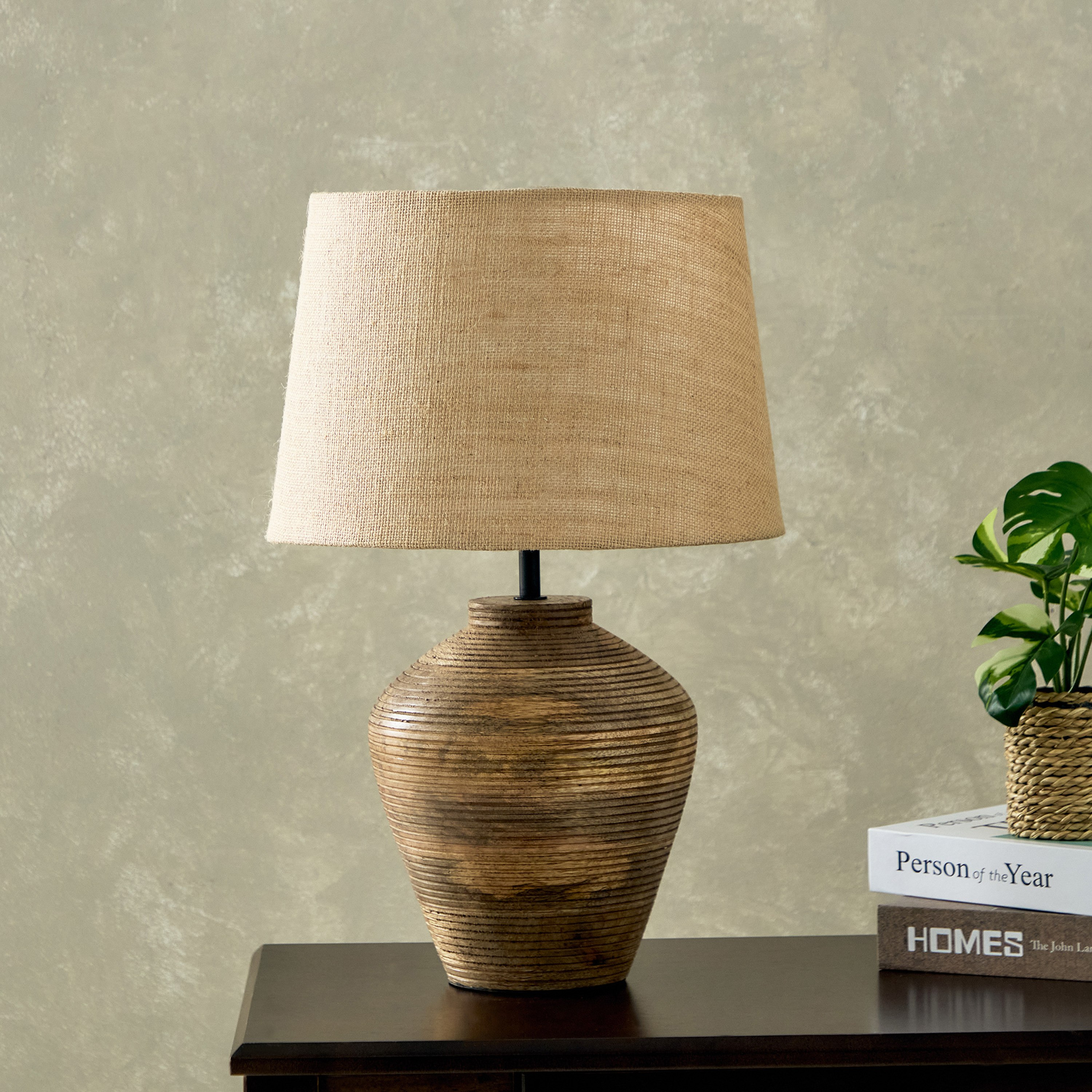 مصباح طاولة بقاعدة من الراتان وغطاء رفيع من كينجستون - 53 سم-hbxbedroom-lighting-tablelamps-image-1