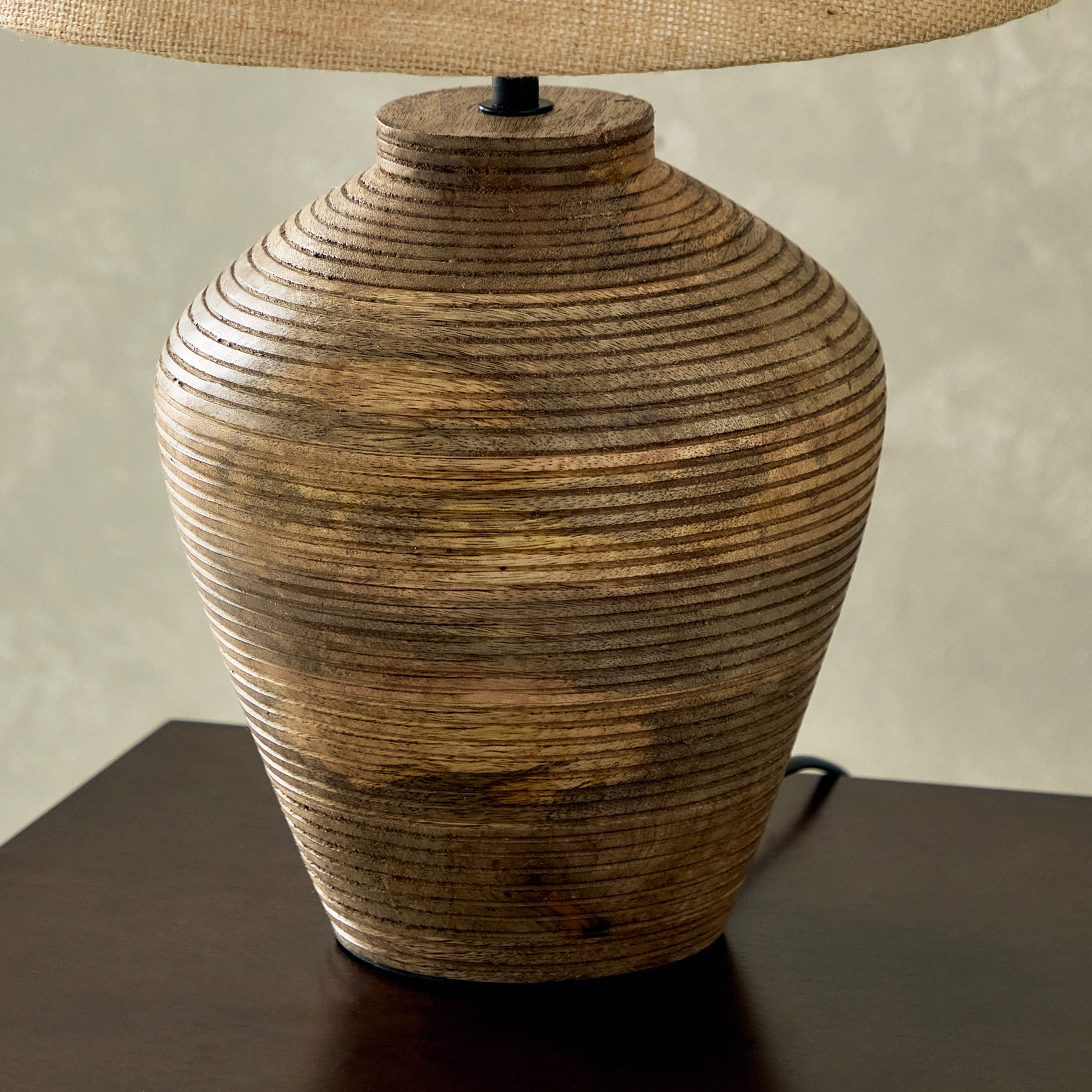 مصباح طاولة بقاعدة من الراتان وغطاء رفيع من كينجستون - 53 سم-hbxbedroom-lighting-tablelamps-image-4