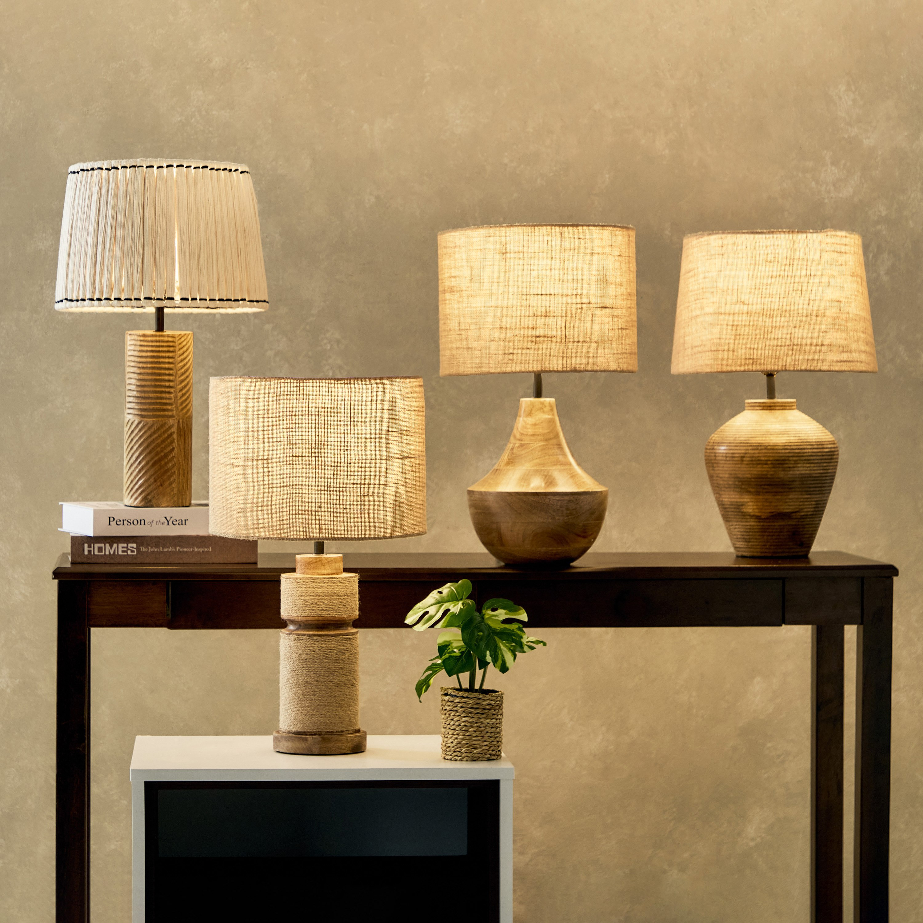 مصباح طاولة بقاعدة من الراتان وغطاء رفيع من كينجستون - 53 سم-hbxbedroom-lighting-tablelamps-image-5