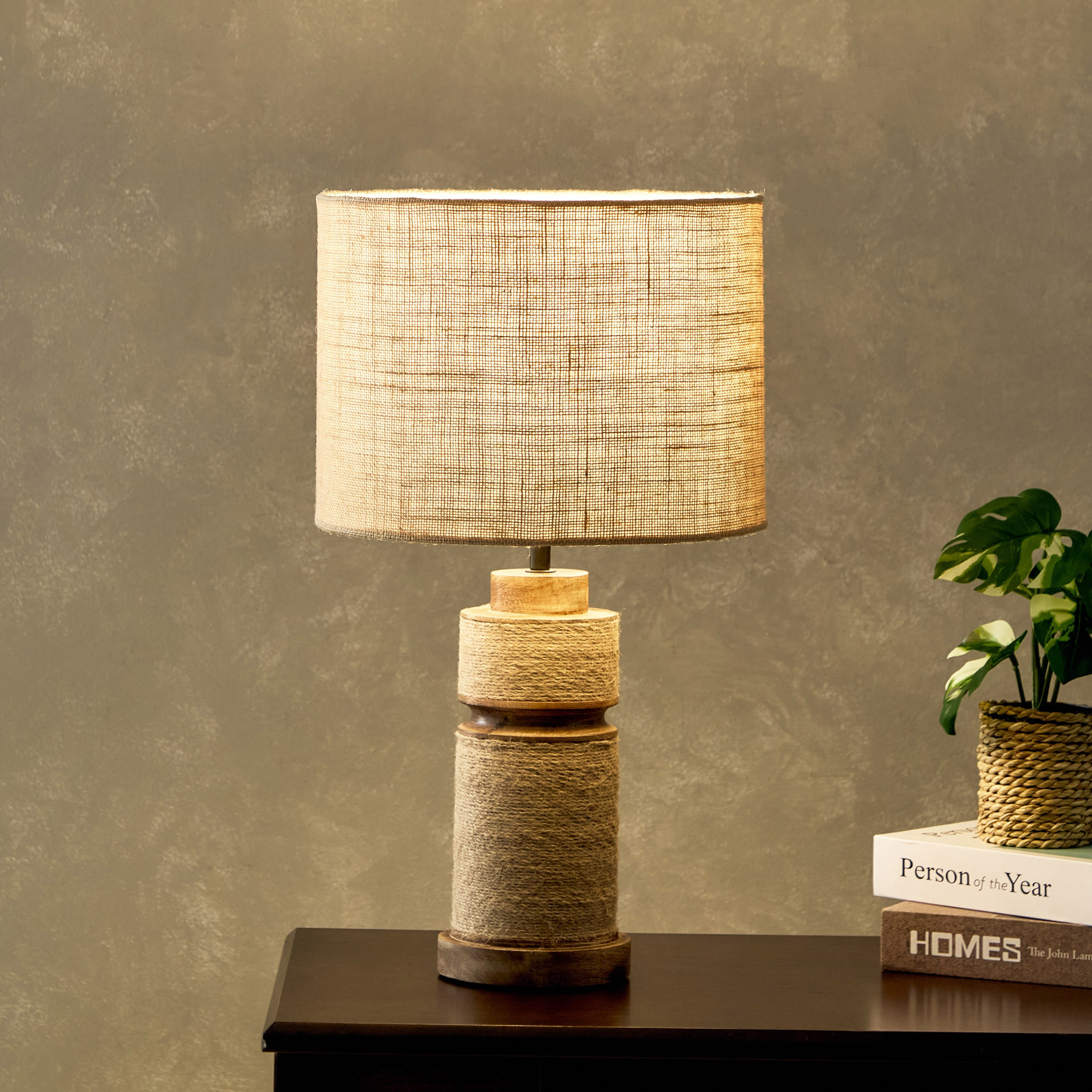 مصباح طاولة جوت بقاعدة خشب أسطوانية وغطاء من كينجستون - 52 سم-hbxbedroom-lighting-tablelamps-image-2