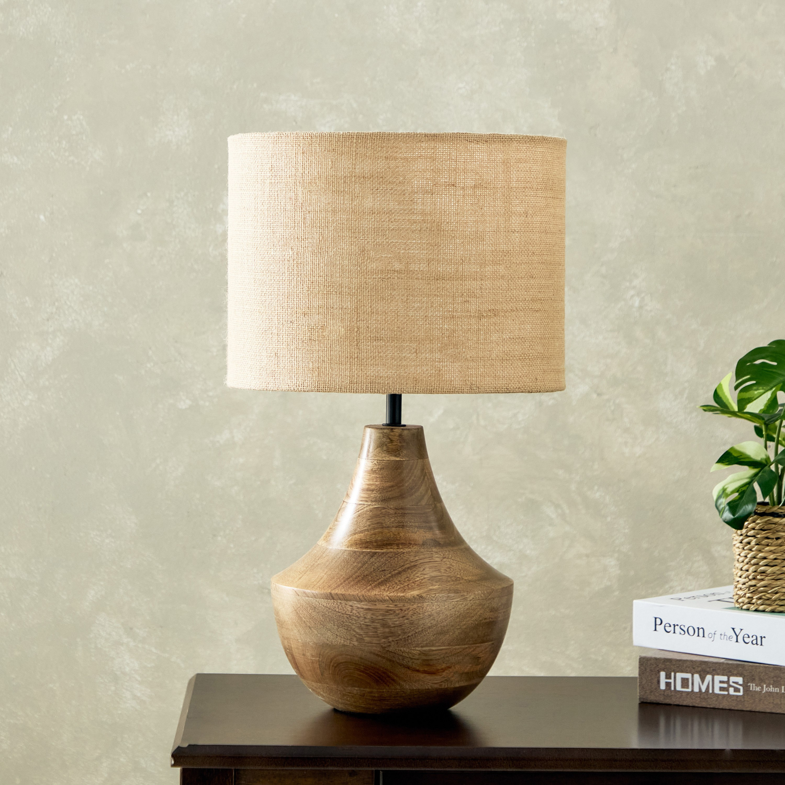 مصباح طاولة بقاعدة خشب وغطاء اسطواني من كينجستون - 52 سم-hbxbedroom-lighting-tablelamps-image-1