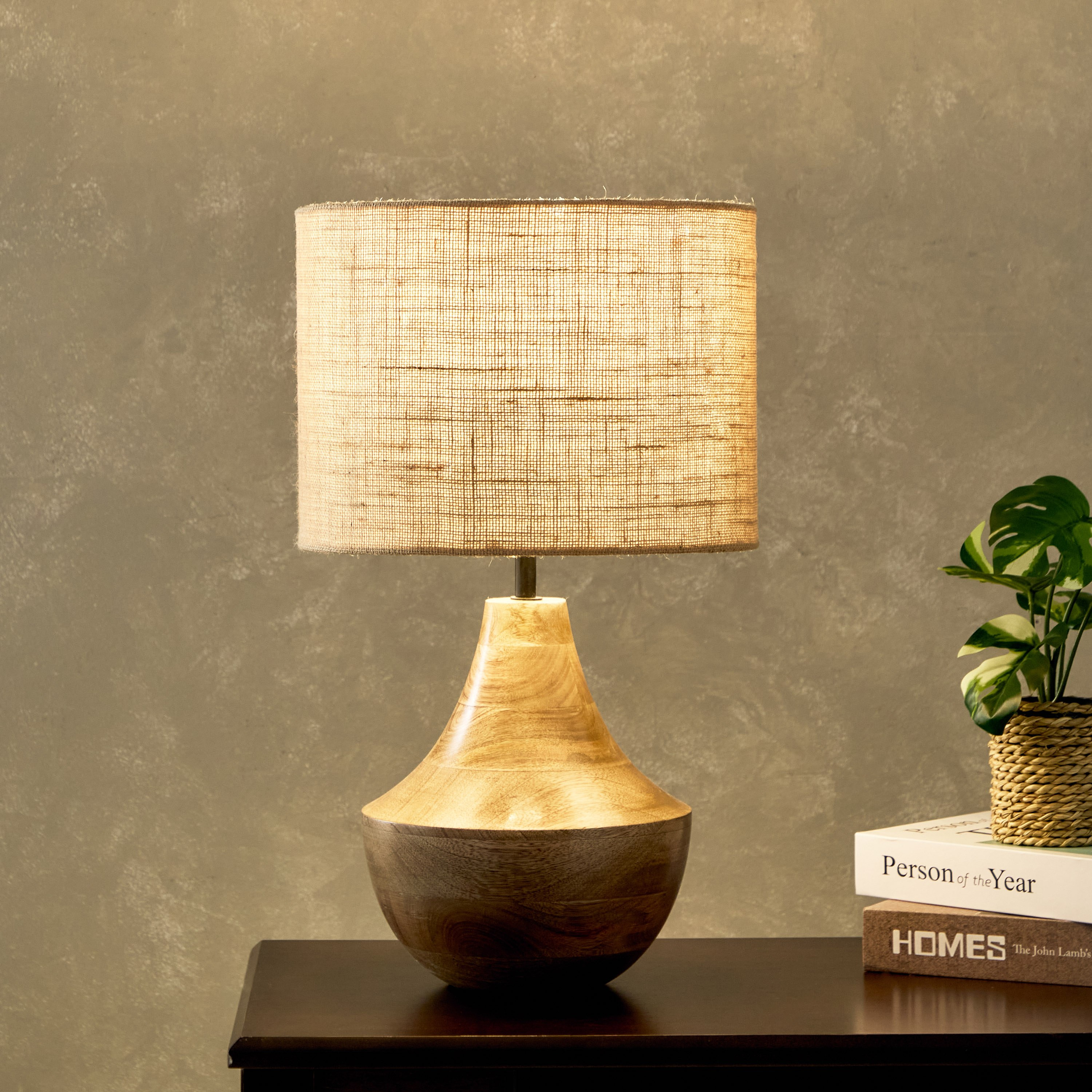 مصباح طاولة بقاعدة خشب وغطاء اسطواني من كينجستون - 52 سم-hbxbedroom-lighting-tablelamps-image-2