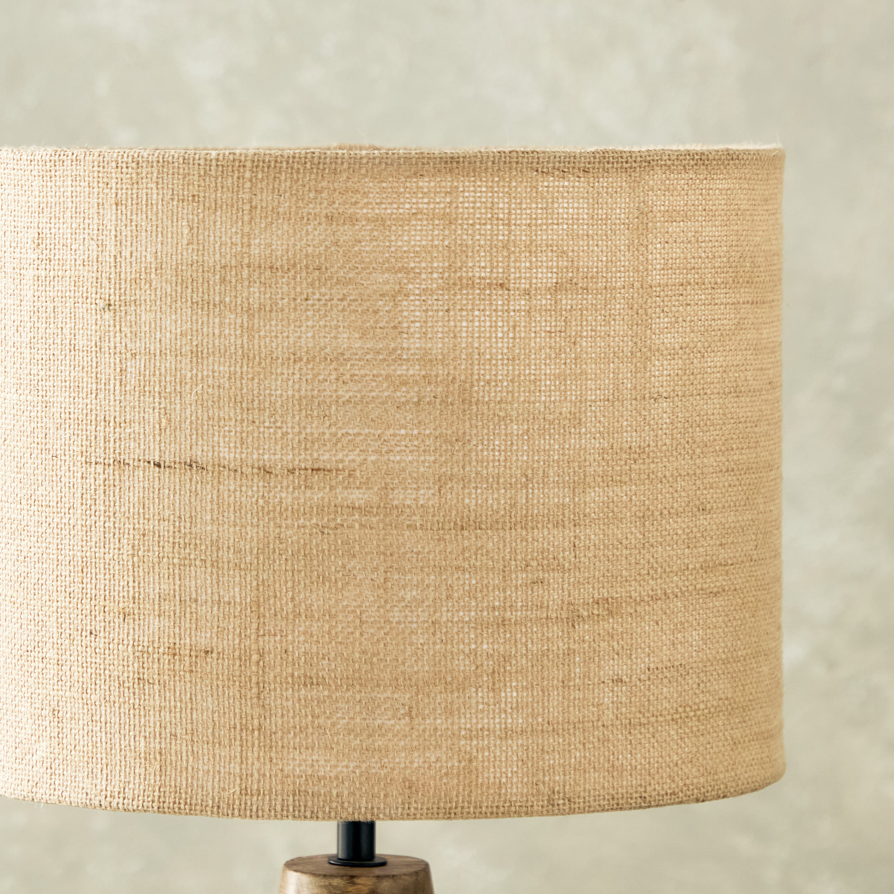 مصباح طاولة بقاعدة خشب وغطاء اسطواني من كينجستون - 52 سم-hbxbedroom-lighting-tablelamps-image-3