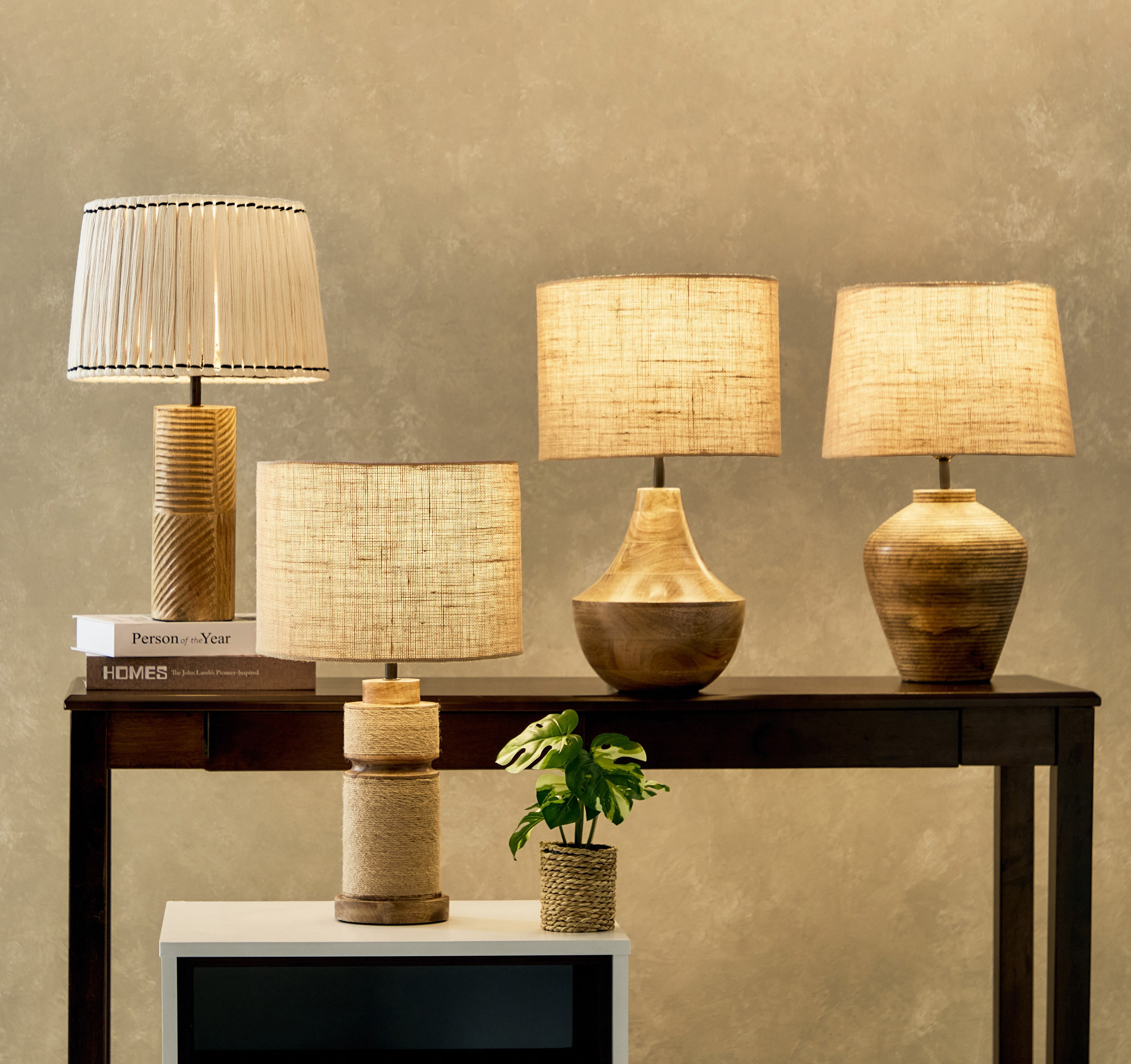 مصباح طاولة بقاعدة خشب وغطاء اسطواني من كينجستون - 52 سم-hbxbedroom-lighting-tablelamps-image-5
