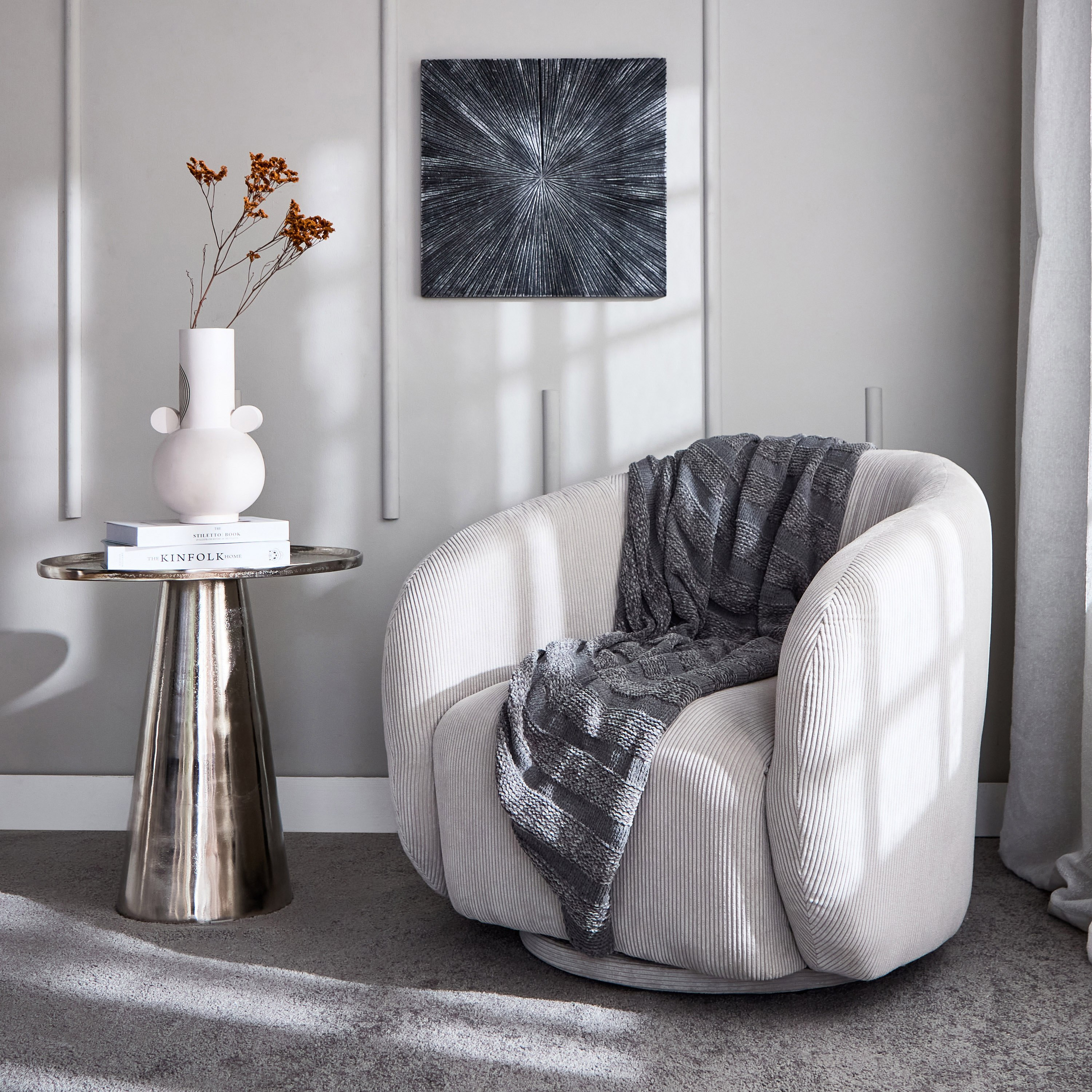 كرسي دوّار قماش بمساند ذراعين من ويفر-hbxlivingroom-sofasandarmchairs-sofas-image-7