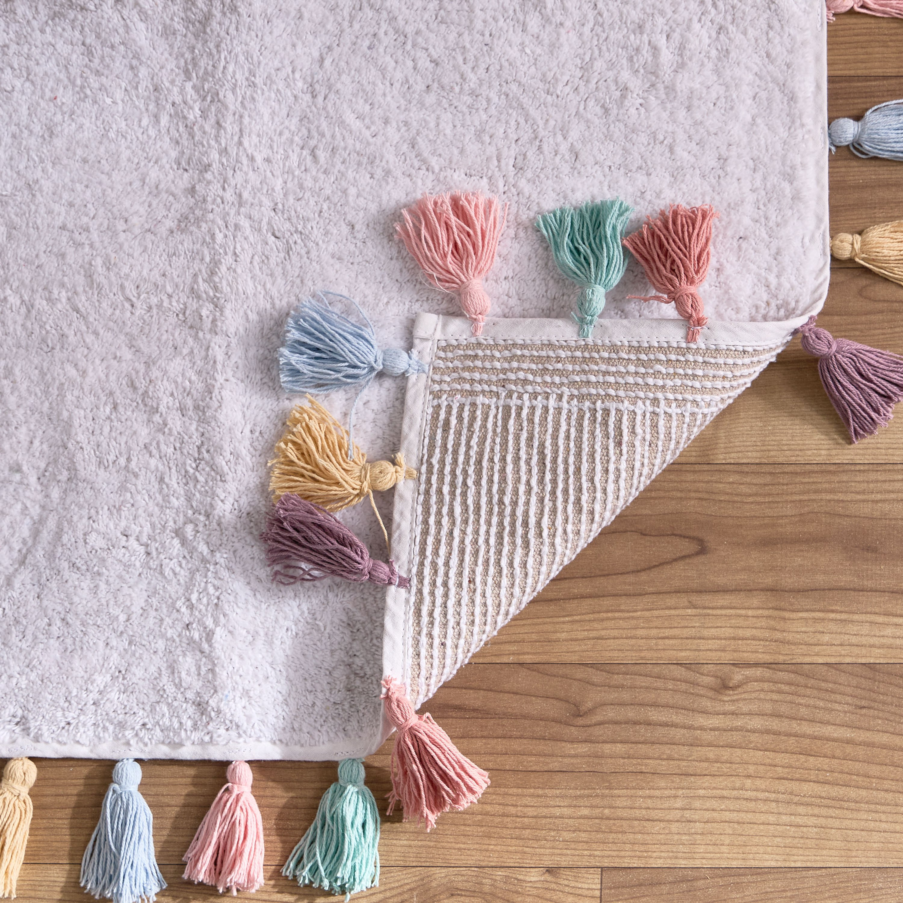 سجادة حمام قطن معنقدة بشرابات فلوريت من فلاترباي - 40x60 سم-hbxhomeware-kidsessentials-kidsbathmatsandtubmats-image-3