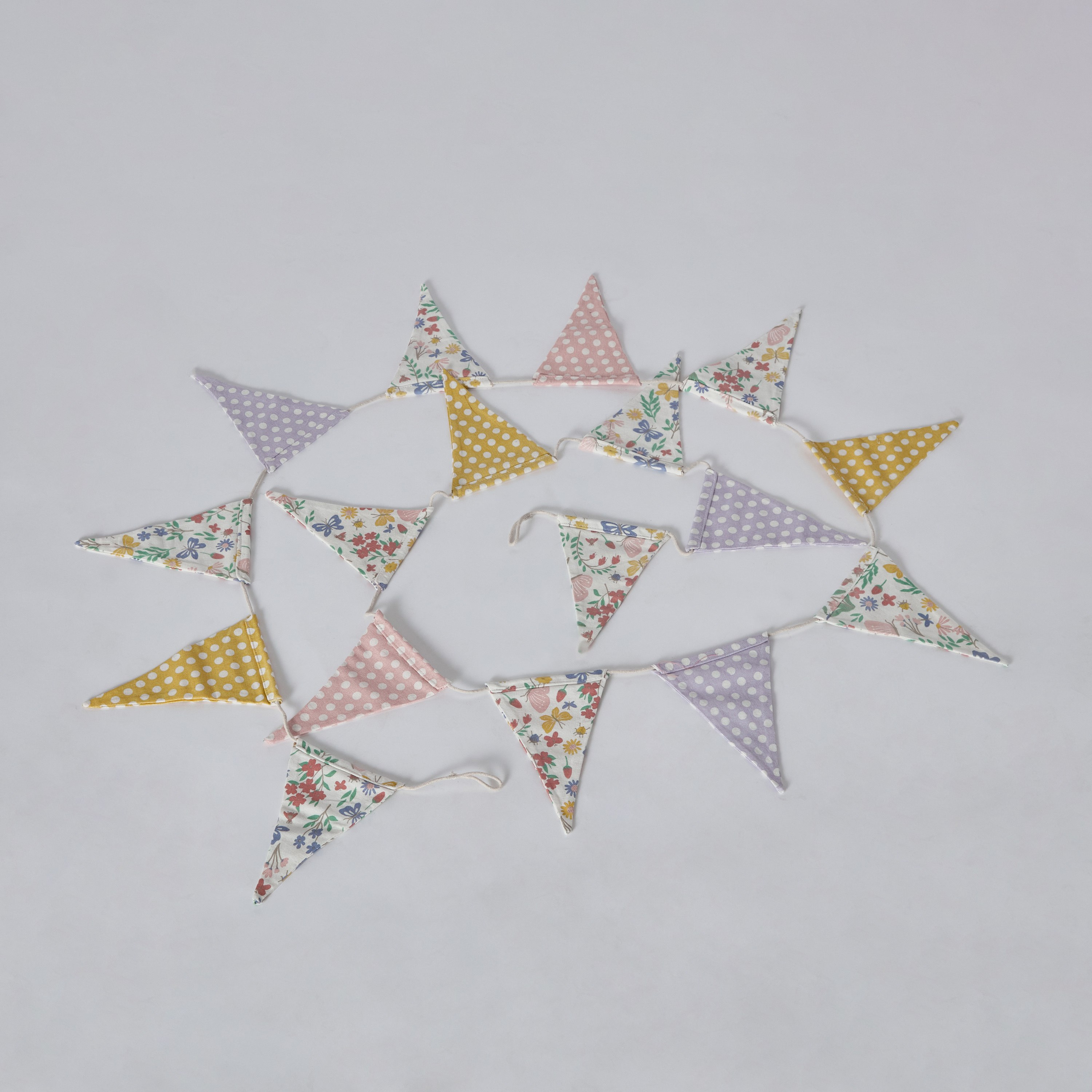 حبل رايات قطن بطبعات بريزما من فلاترباي- 19x310 سم-hbxhomeware-hbxkidsandyouth-image-5
