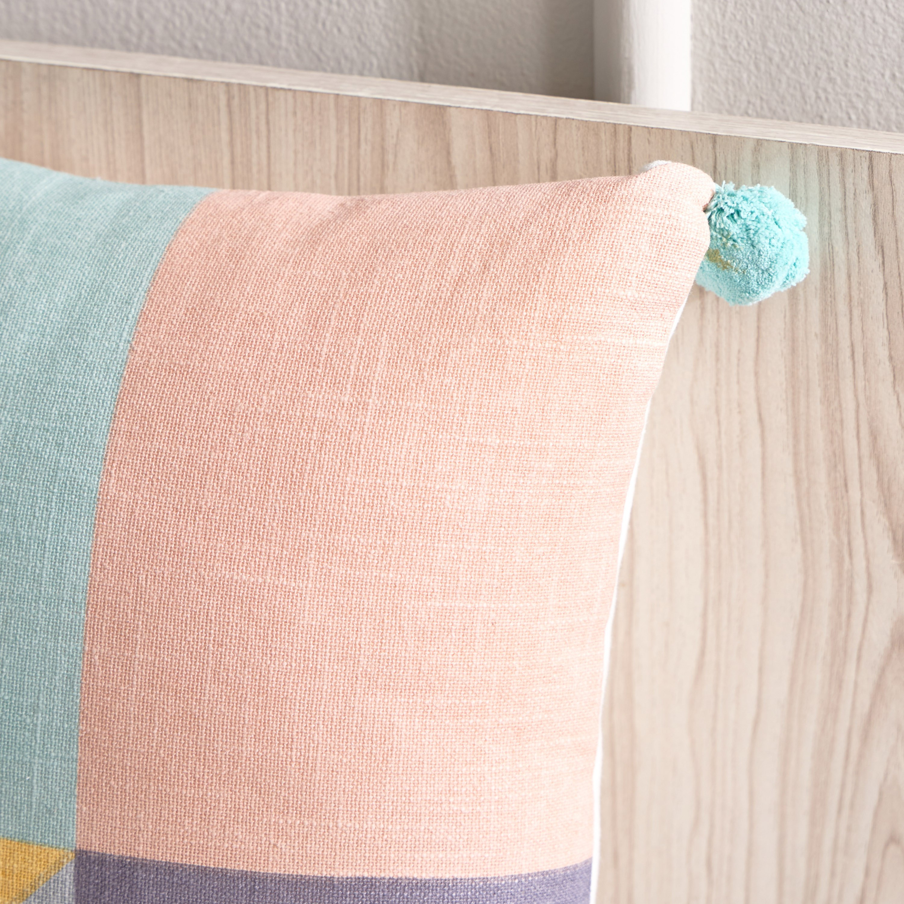 وسادة محشوة قطنية بطبعات قوالب ملونة وكرات بوم بوم من بلاي لاند- 40x40 سم-hbxhomeware-hbxkidsandyouth-image-2