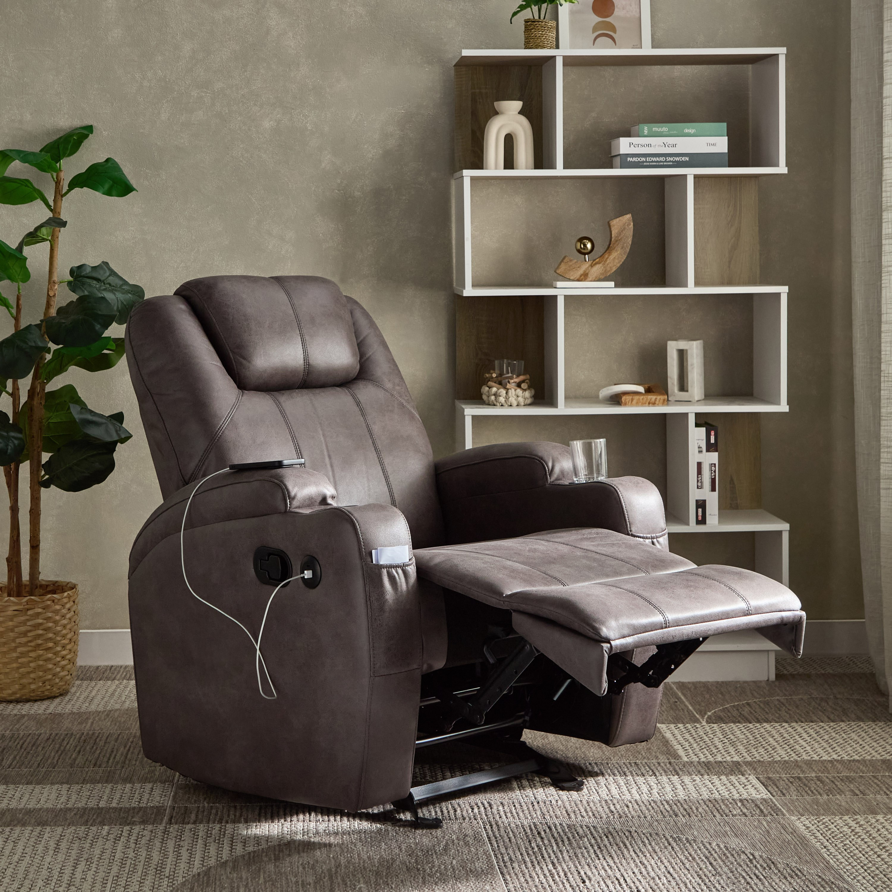 كرسي استرخاء هزاز قماش بمظهر جلد وذراعين مع حاملي أكواب ومنفذ يو إس بي من ملاوي-hbxfurniture-sofasandarmchairs-reclinersofas-image-12
