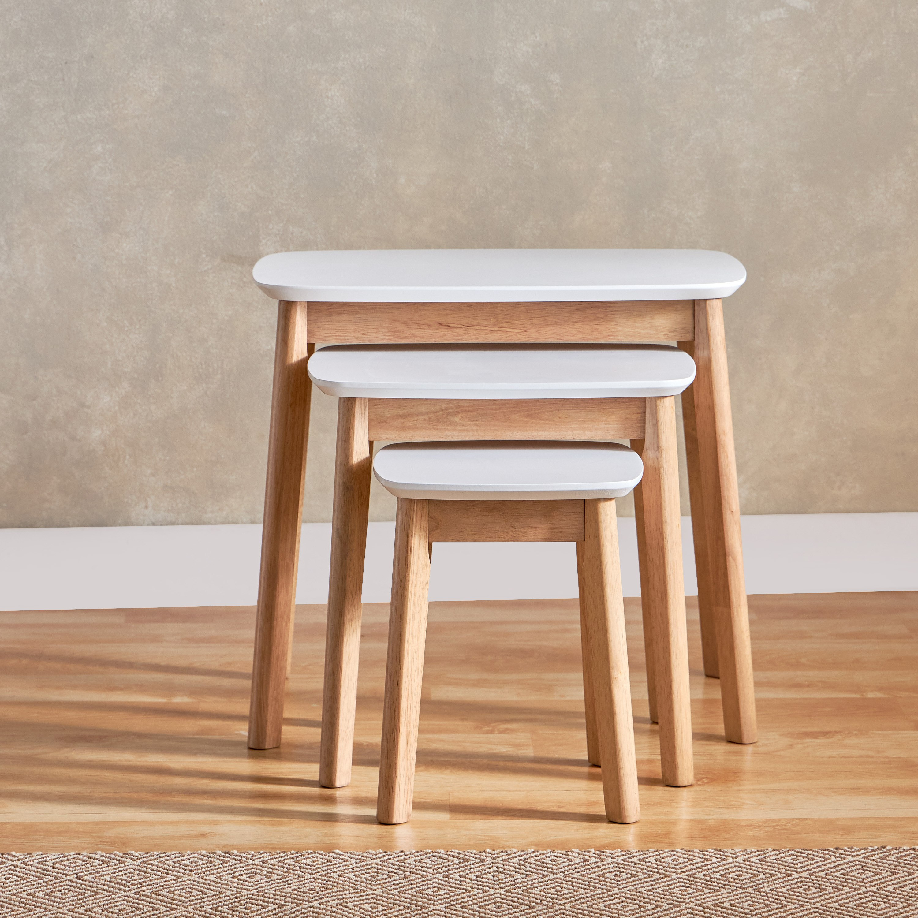 طقم طاولات متداخلة 3 قطع من سكاندي-hbxfurniture-livingroom-nestingtables-image-2