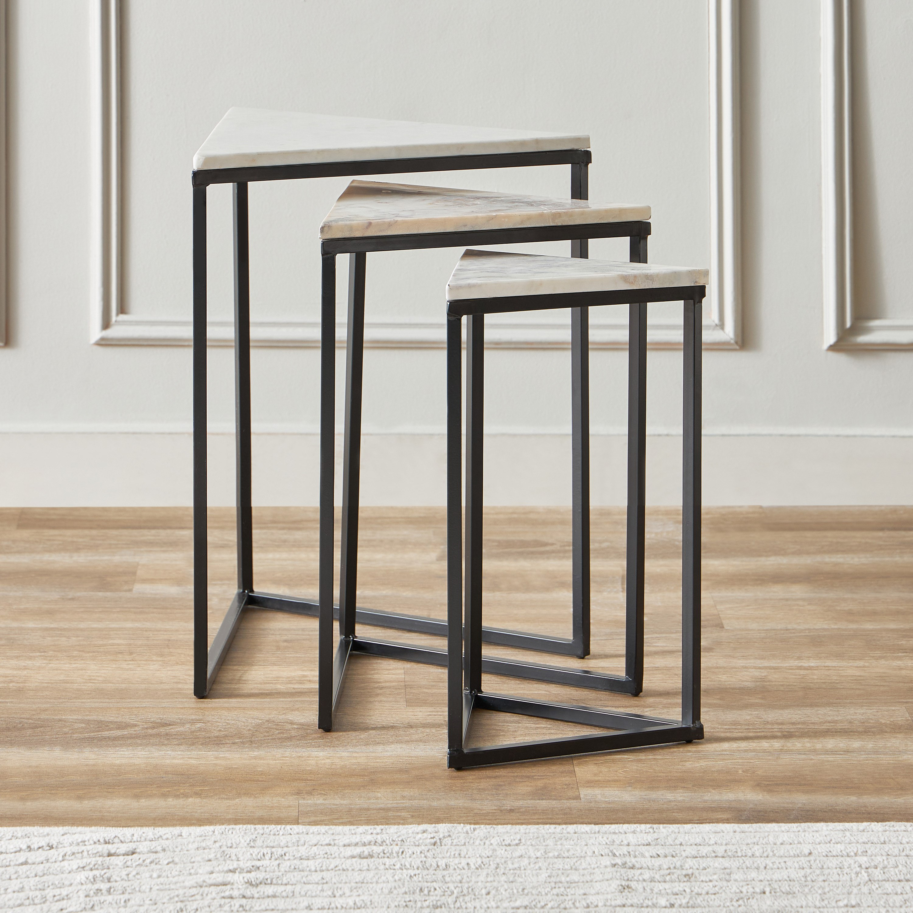 طقم طاولات متداخلة 3 قطع بسطح من الرخام الأصلي - تريو من فيندرا-hbxfurniture-livingroom-nestingtables-image-1