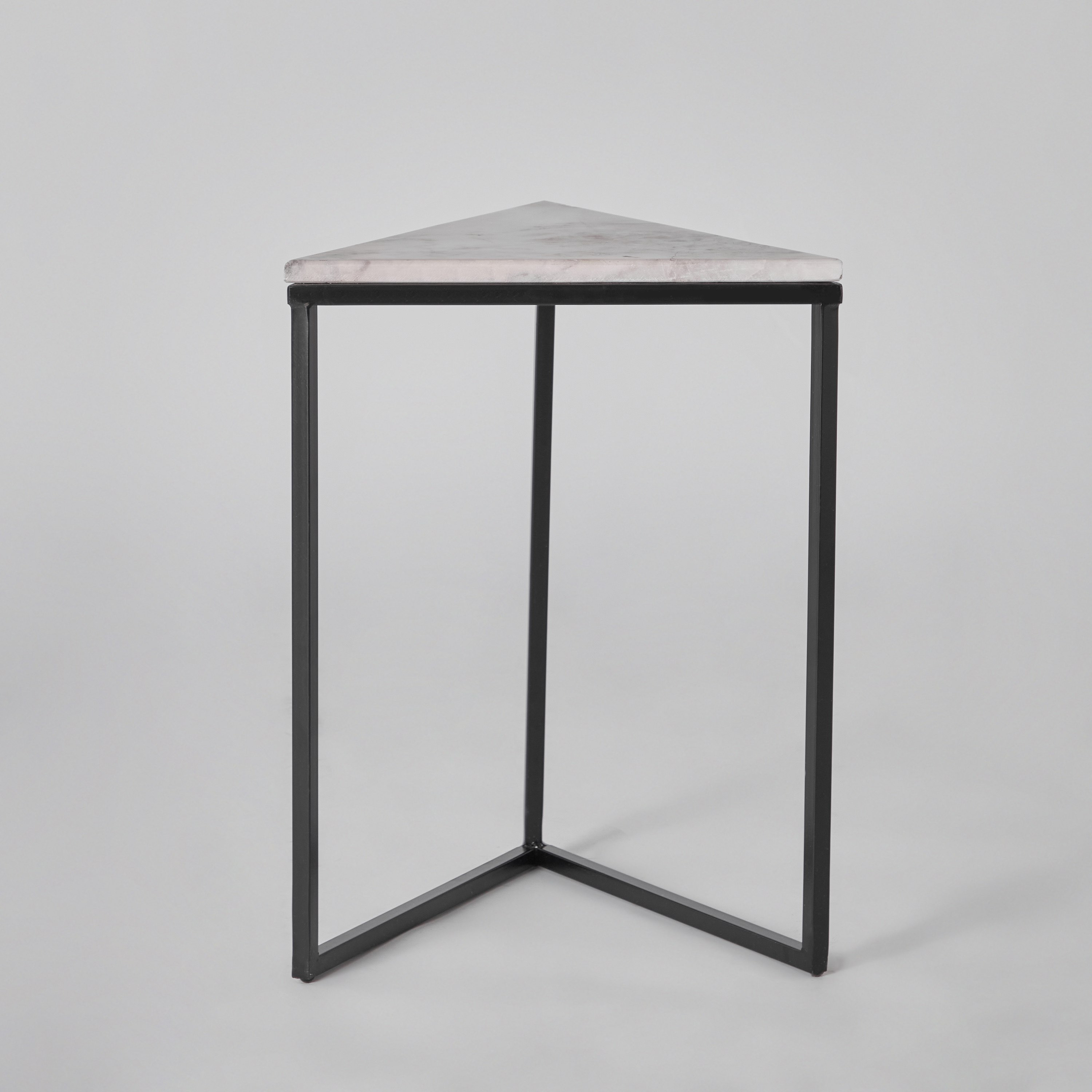 طقم طاولات متداخلة 3 قطع بسطح من الرخام الأصلي - تريو من فيندرا-hbxfurniture-livingroom-nestingtables-image-9