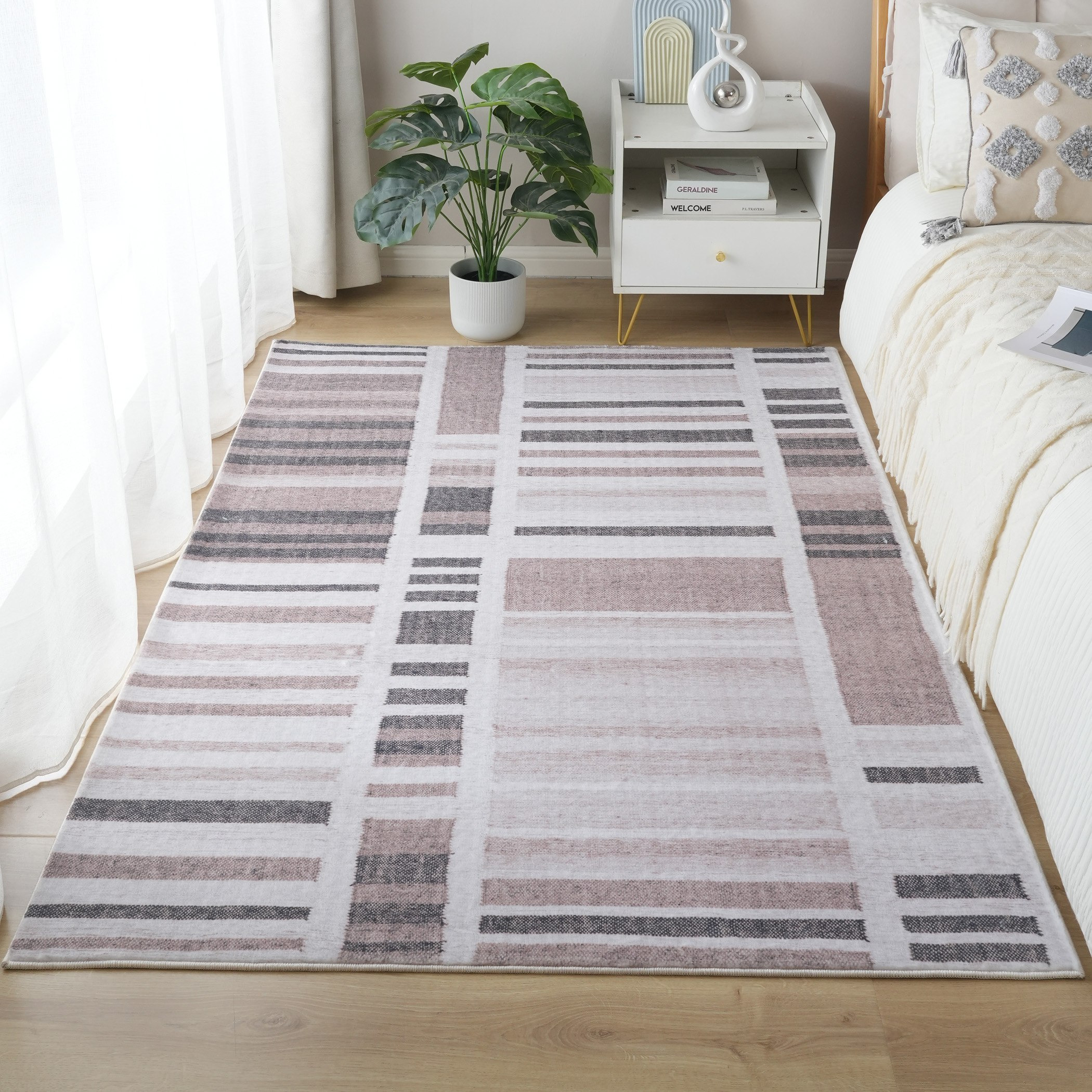 سجادة فرو مخملية فازلا بطبعات من بريستول - 120x170 سم-hbxdecorandfurnishings-floorcoverings-rugs-image-1