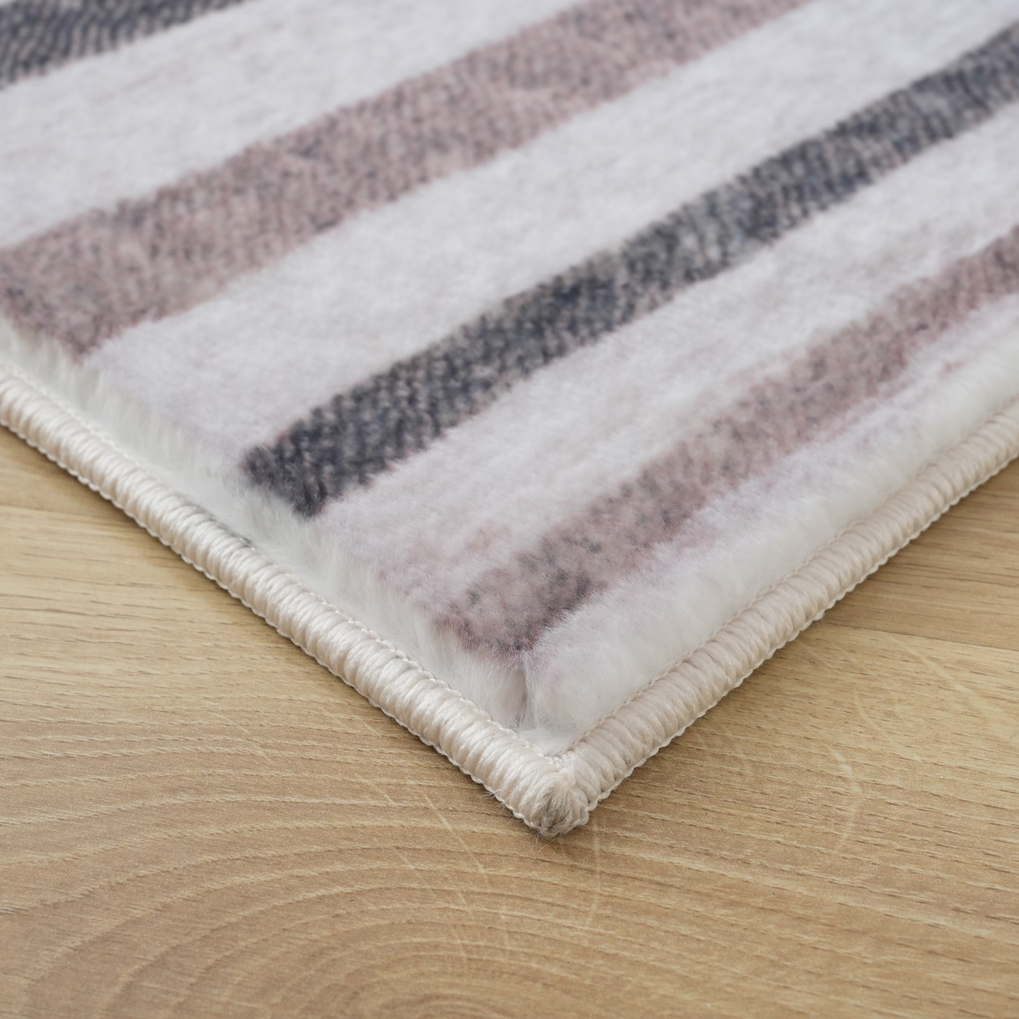 سجادة فرو مخملية فازلا بطبعات من بريستول - 120x170 سم-hbxdecorandfurnishings-floorcoverings-rugs-image-3
