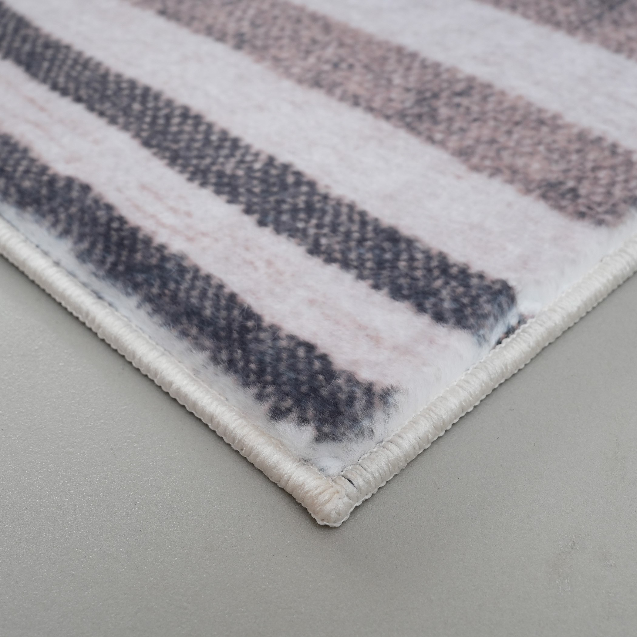 سجادة فرو مخملية فازلا بطبعات من بريستول - 200x300 سم-hbxdecorandfurnishings-floorcoverings-rugs-image-3