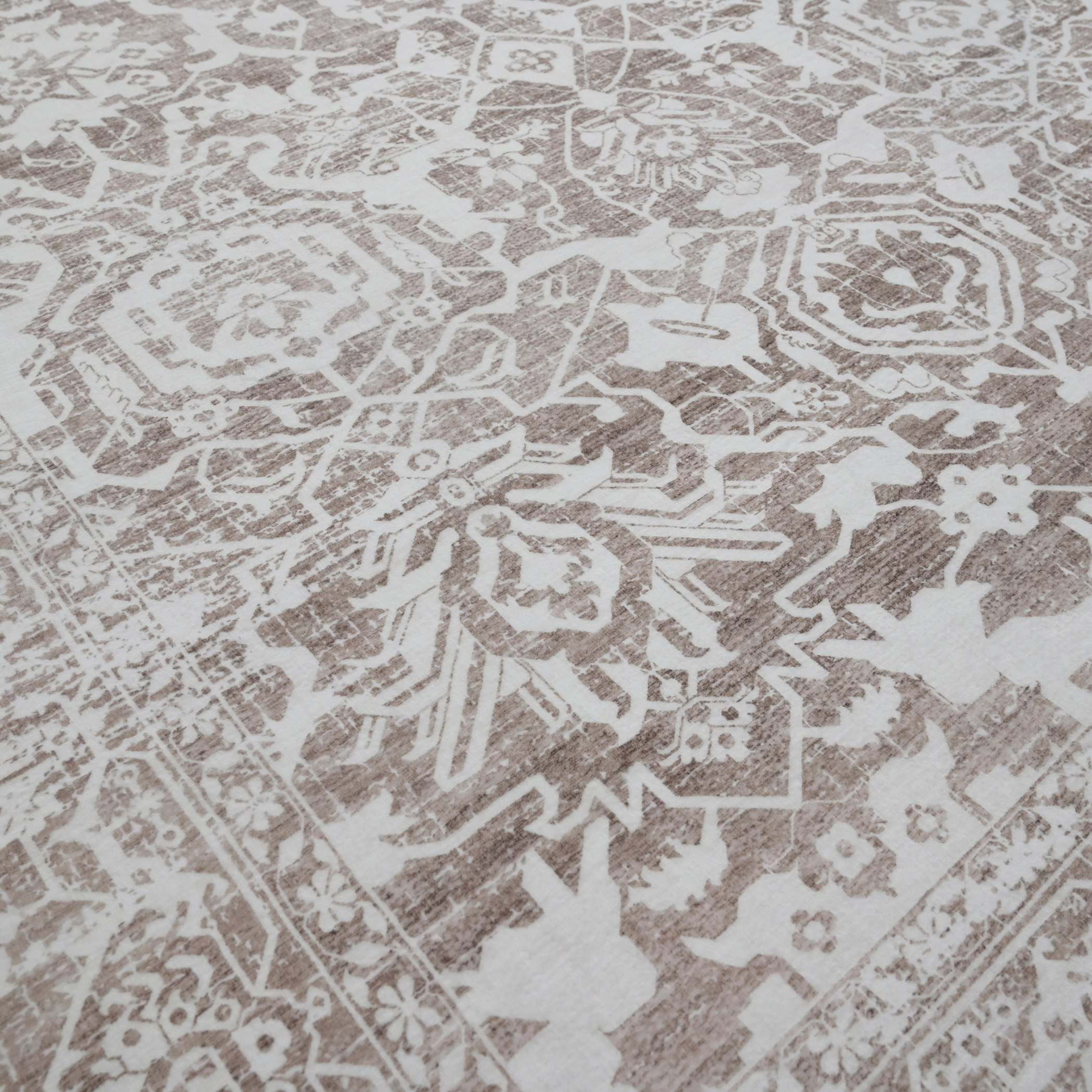 Miraj Zita Velvet Rug - 200x300 cm-hbxdecorandfurnishings-floorcoverings-rugs-image-3