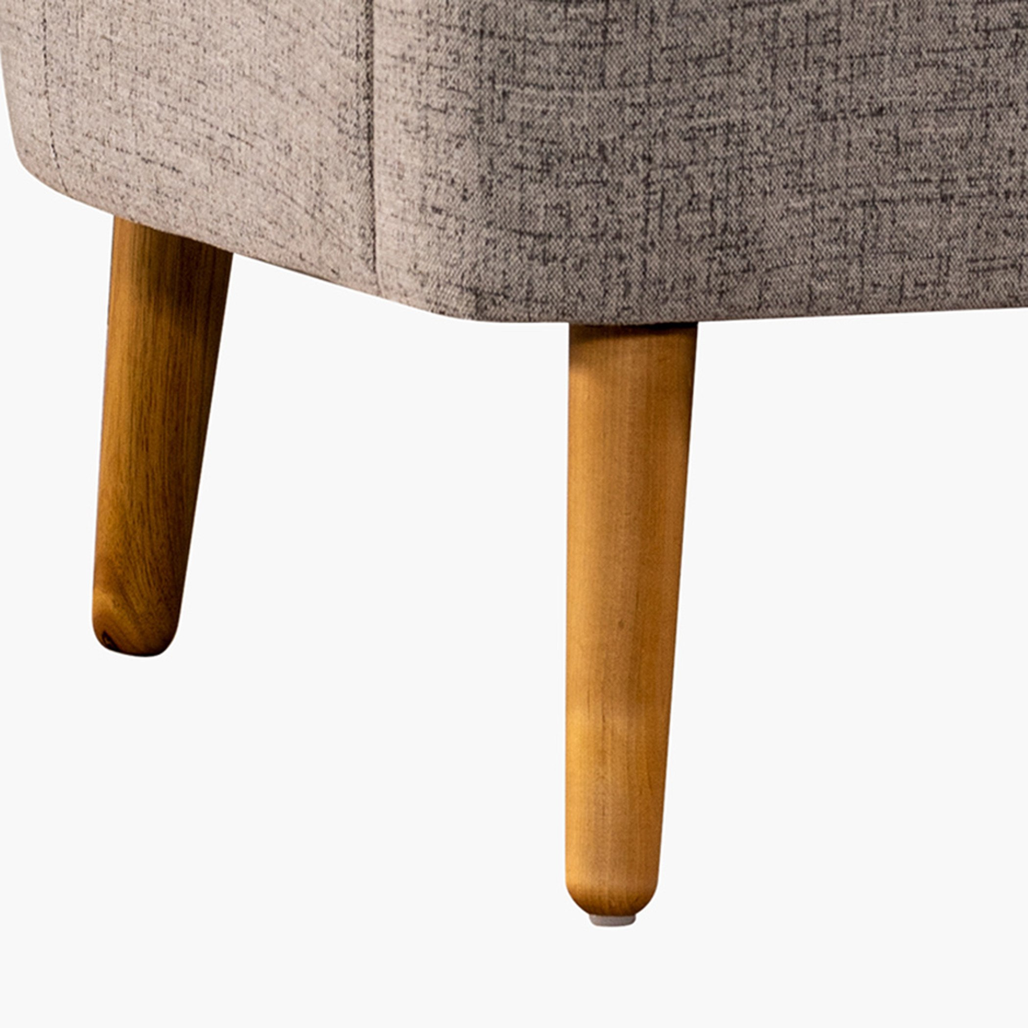 كرسي قماش مع وسادة من إلزن-hbxlivingroom-sofasandarmchairs-easychairs-image-7