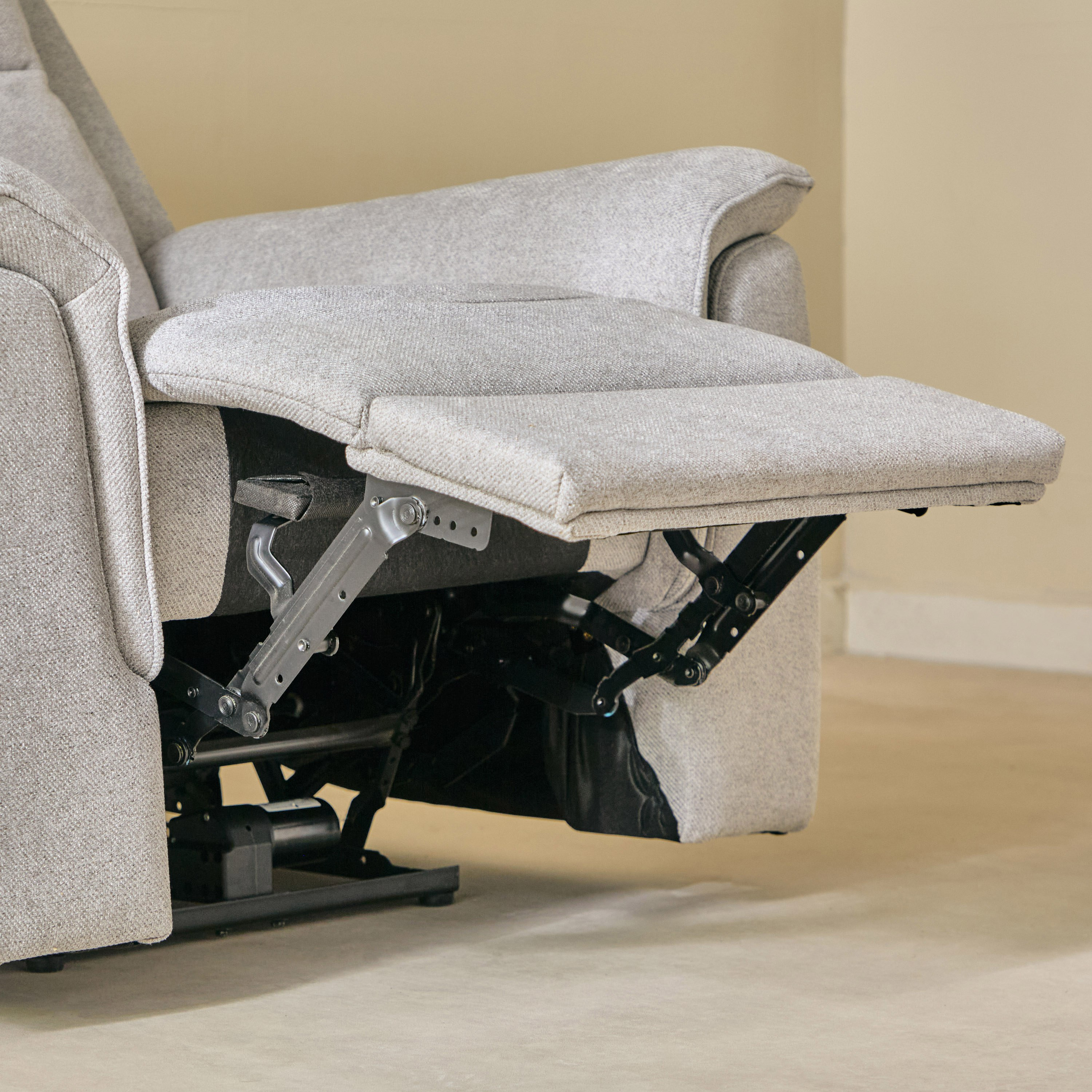 كرسي استرخاء قماش بمساند ذراعين قابل للضبط بالطاقة الكهربائية من بريتاني-hbxfurniture-sofasandarmchairs-reclinersofas-image-12