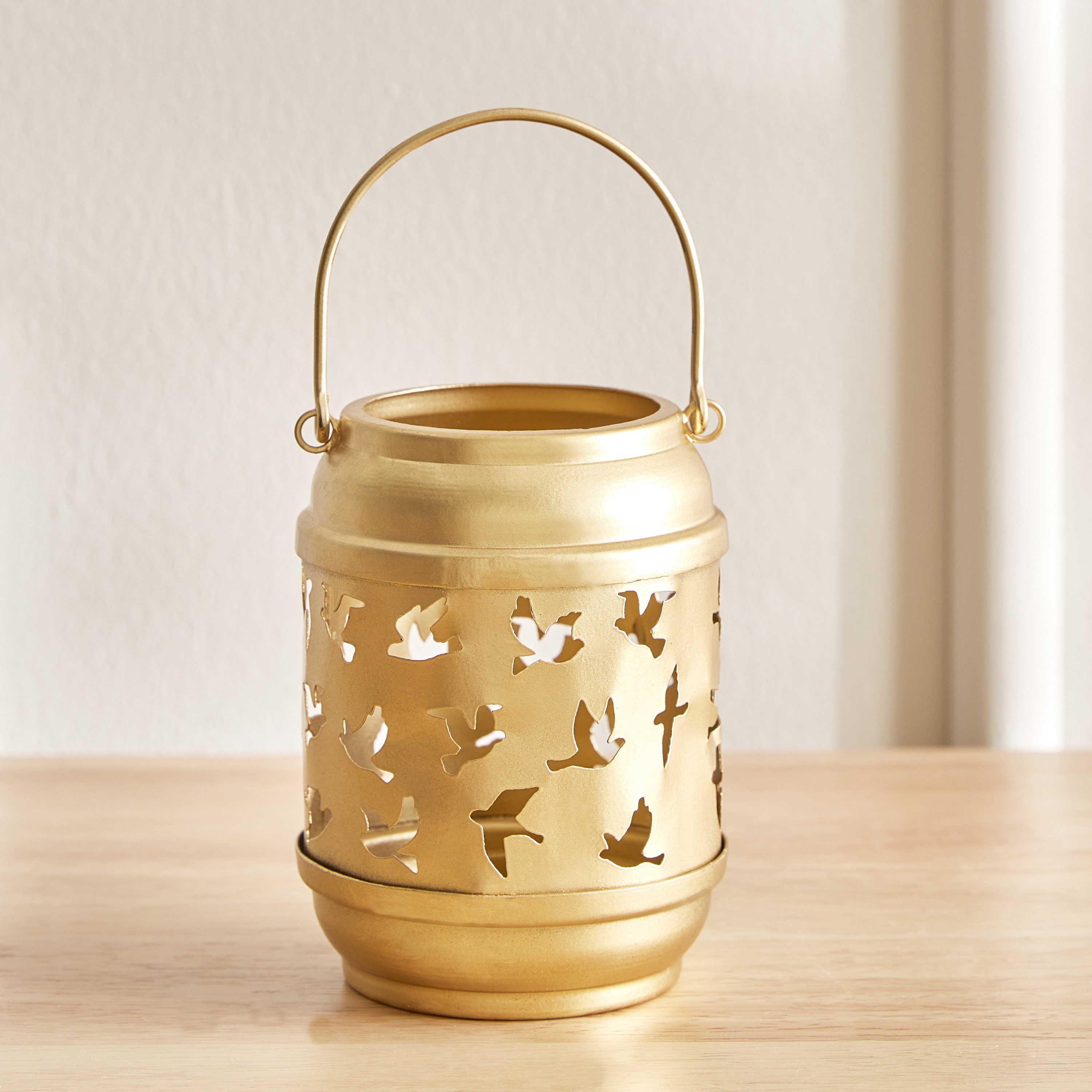 فانوس معدن بتصاميم مفرغة من ليفين - 9x9x15 سم-hbxdecorandfurnishings-homeaccessories-lanterns-image-2