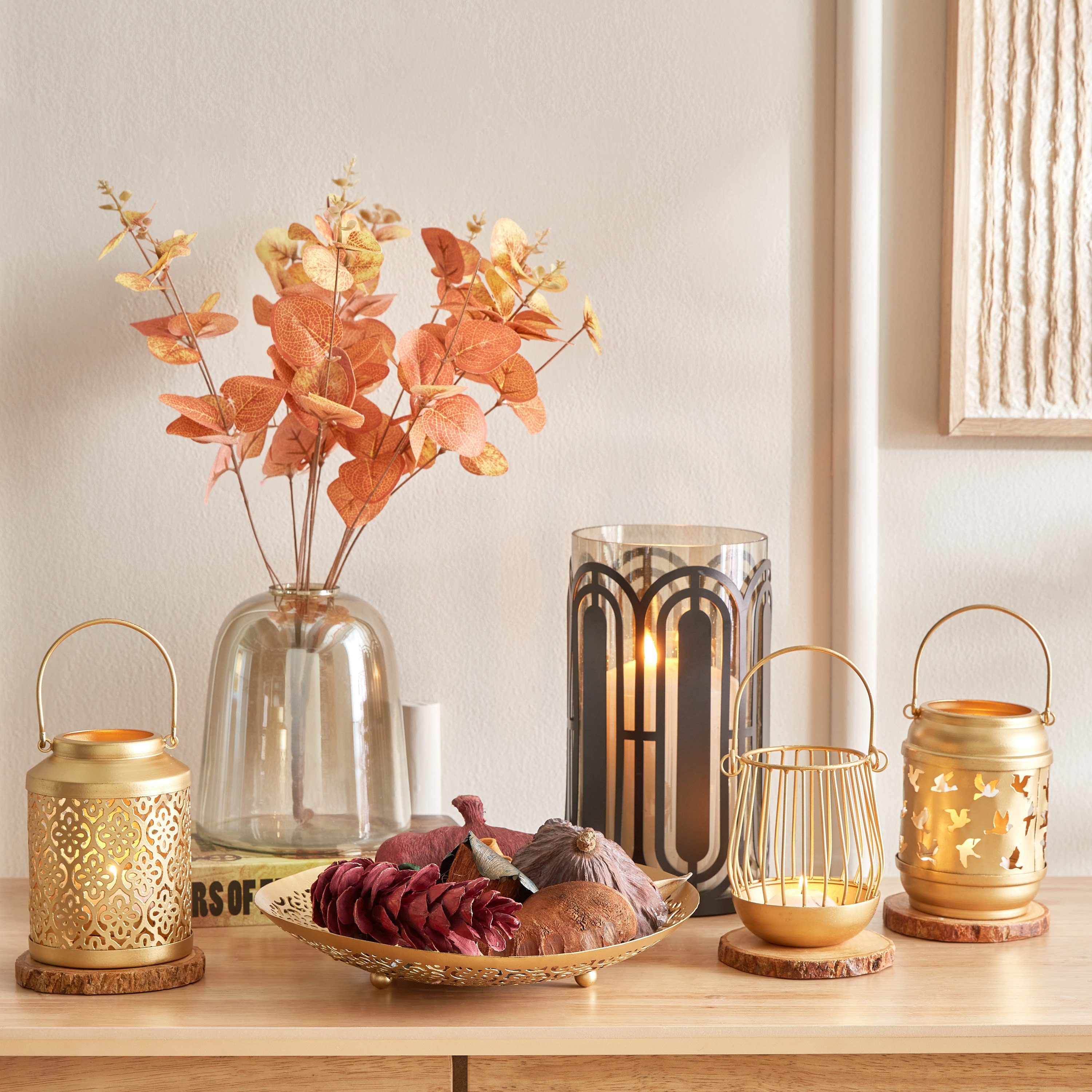 فانوس معدن بتصاميم مفرغة من ليفين - 9x9x15 سم-hbxdecorandfurnishings-homeaccessories-lanterns-image-5