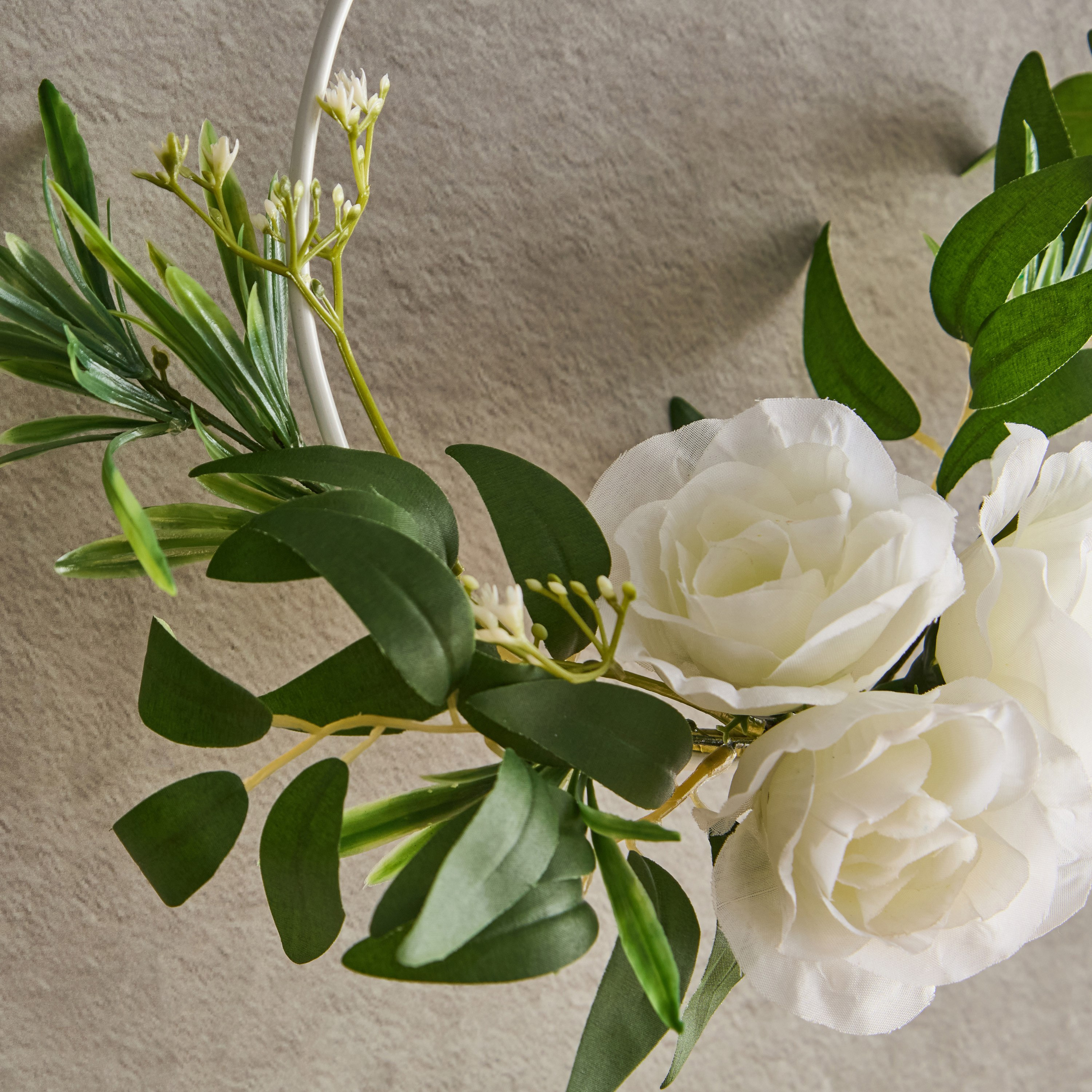إكليل ورد معلق من سيرا - 30x6x30 سم-hbxdecorandfurnishings-homeaccessories-artificialflowersandplants-image-3