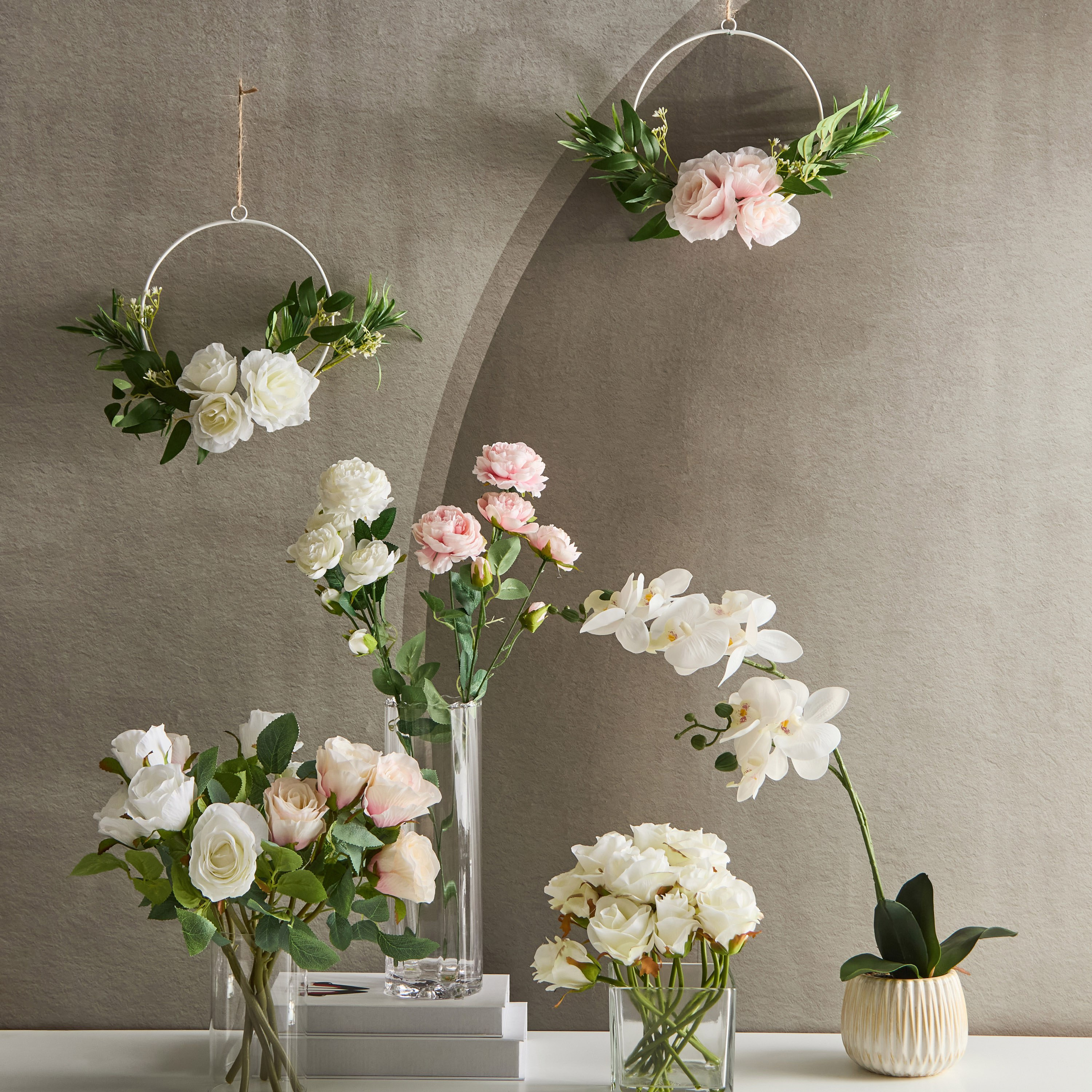 إكليل ورد معلق من سيرا - 30x6x30 سم-hbxdecorandfurnishings-homeaccessories-artificialflowersandplants-image-4