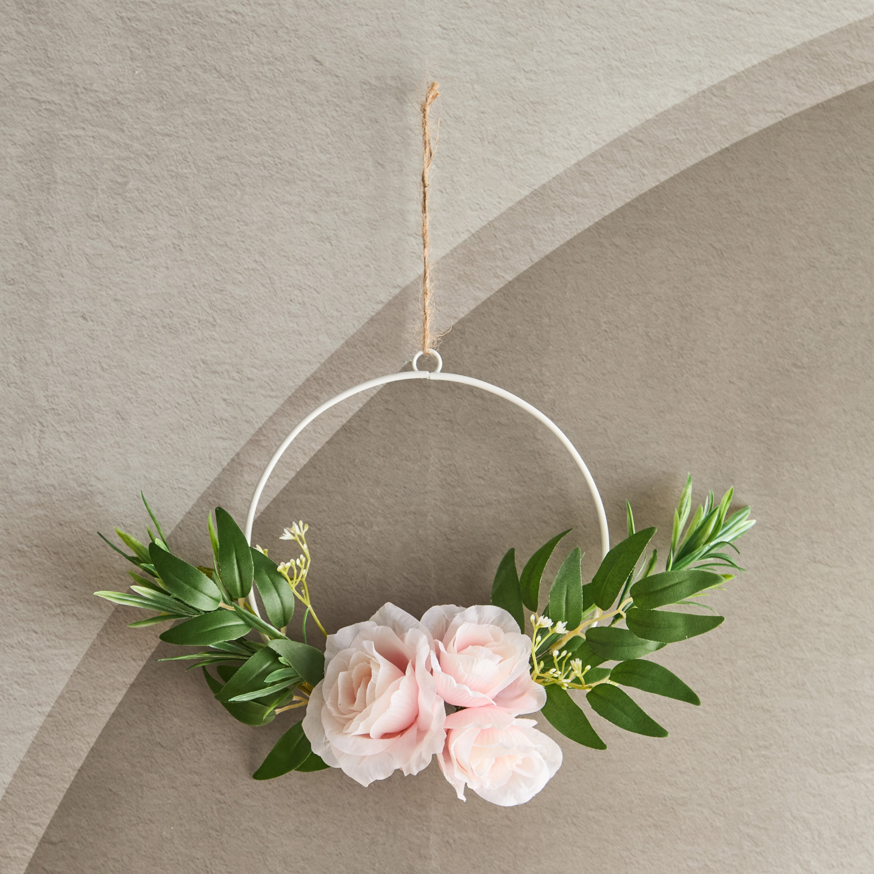 إكليل ورد معلق من سيرا - 30x6x30 سم-hbxdecorandfurnishings-homeaccessories-artificialflowersandplants-image-2