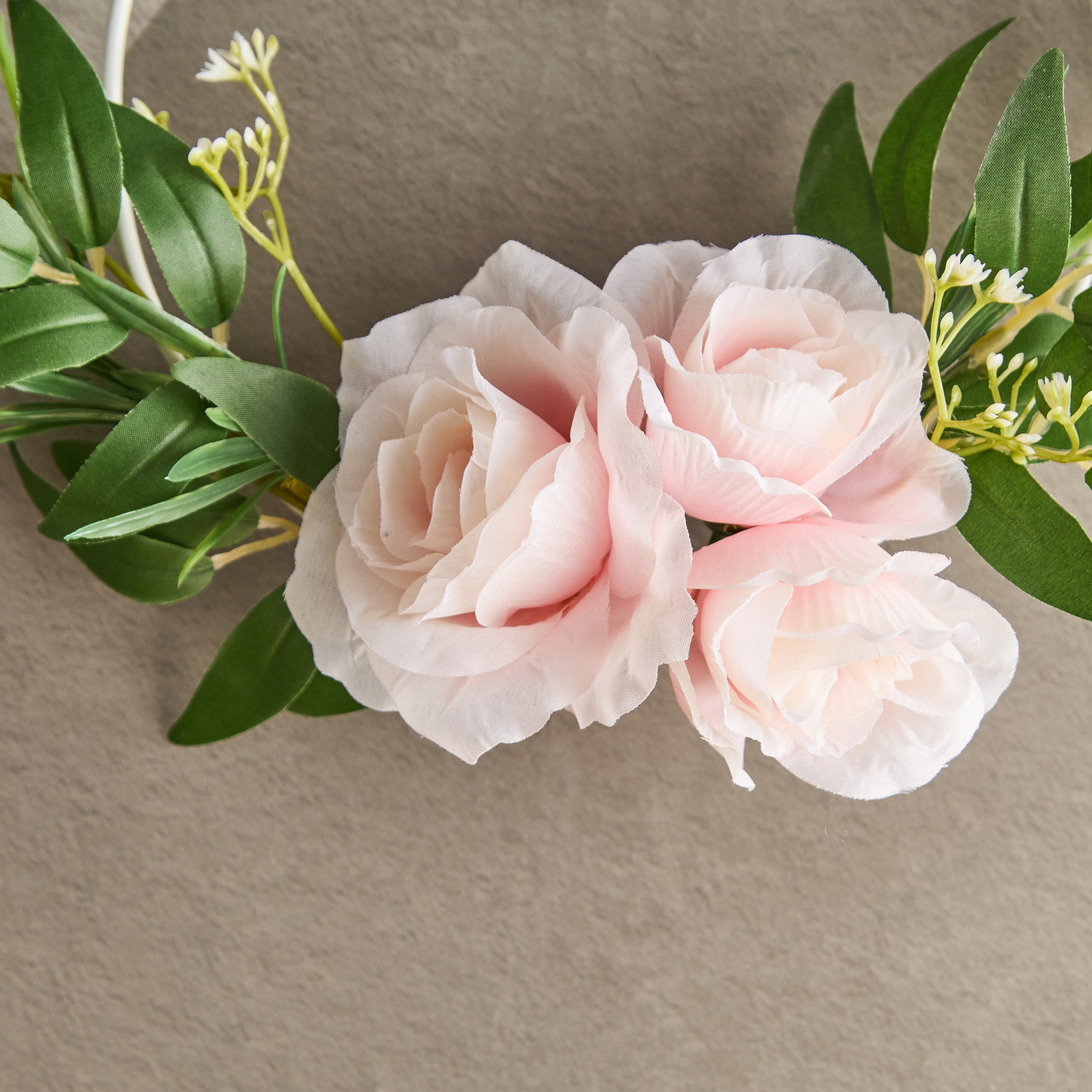 إكليل ورد معلق من سيرا - 30x6x30 سم-hbxdecorandfurnishings-homeaccessories-artificialflowersandplants-image-3