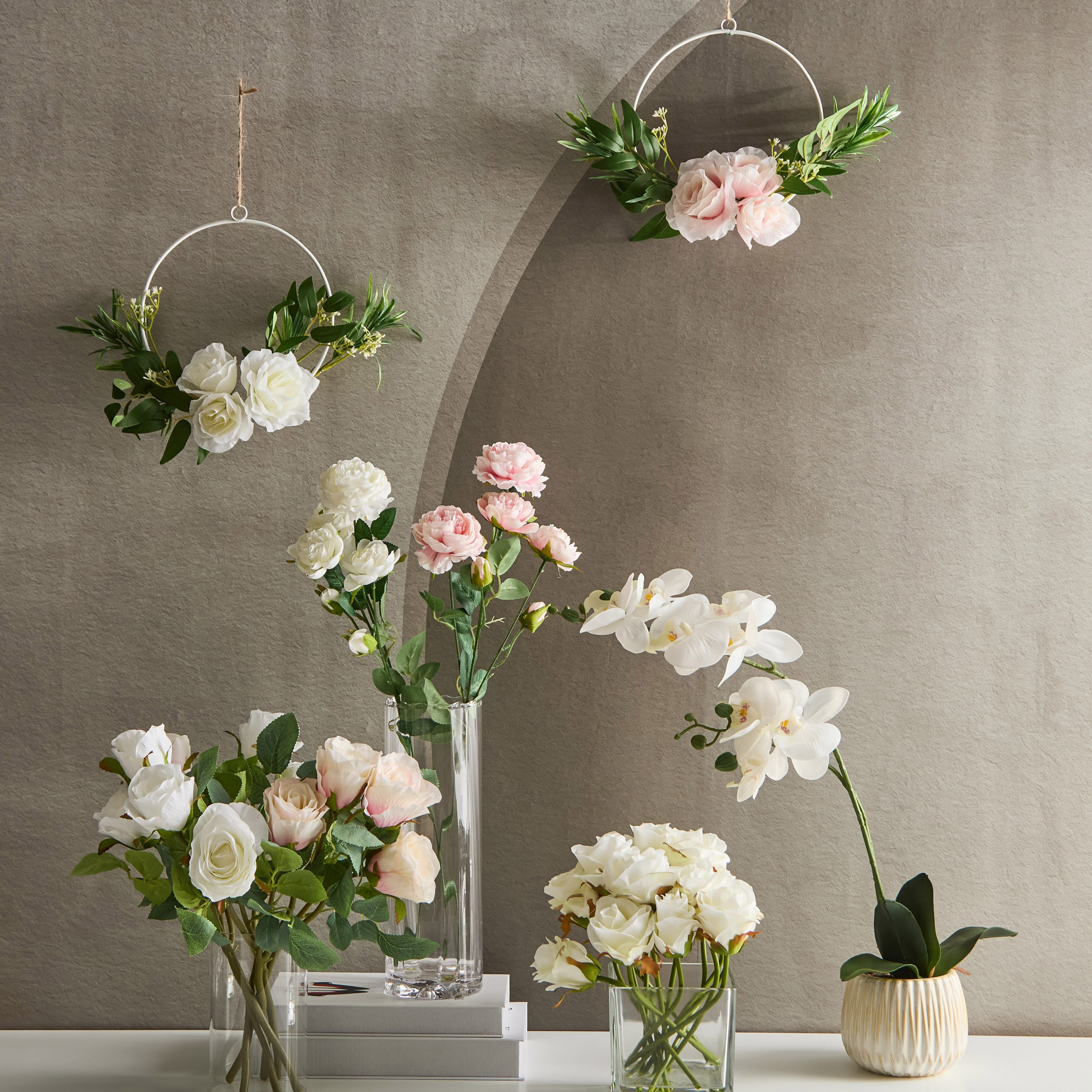 إكليل ورد معلق من سيرا - 30x6x30 سم-hbxdecorandfurnishings-homeaccessories-artificialflowersandplants-image-4