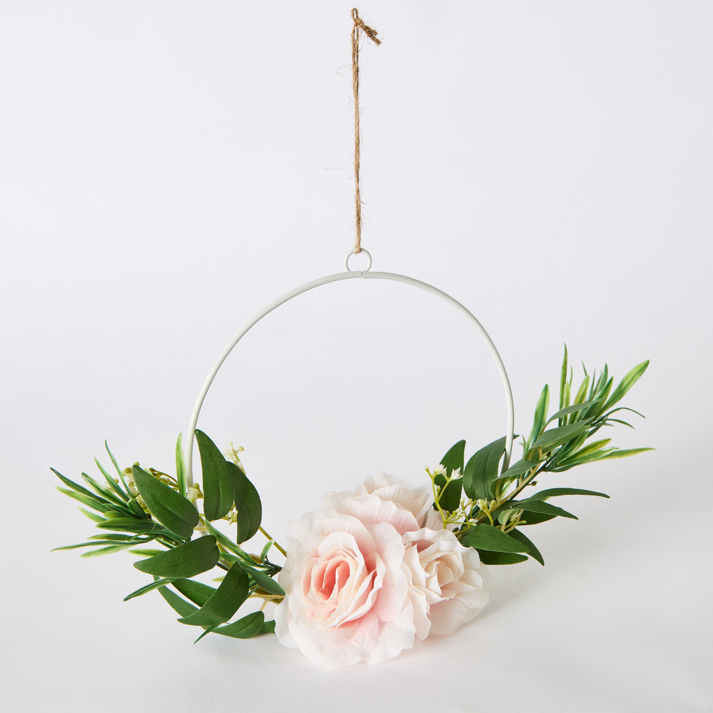 إكليل ورد معلق من سيرا - 30x6x30 سم-hbxdecorandfurnishings-homeaccessories-artificialflowersandplants-image-5