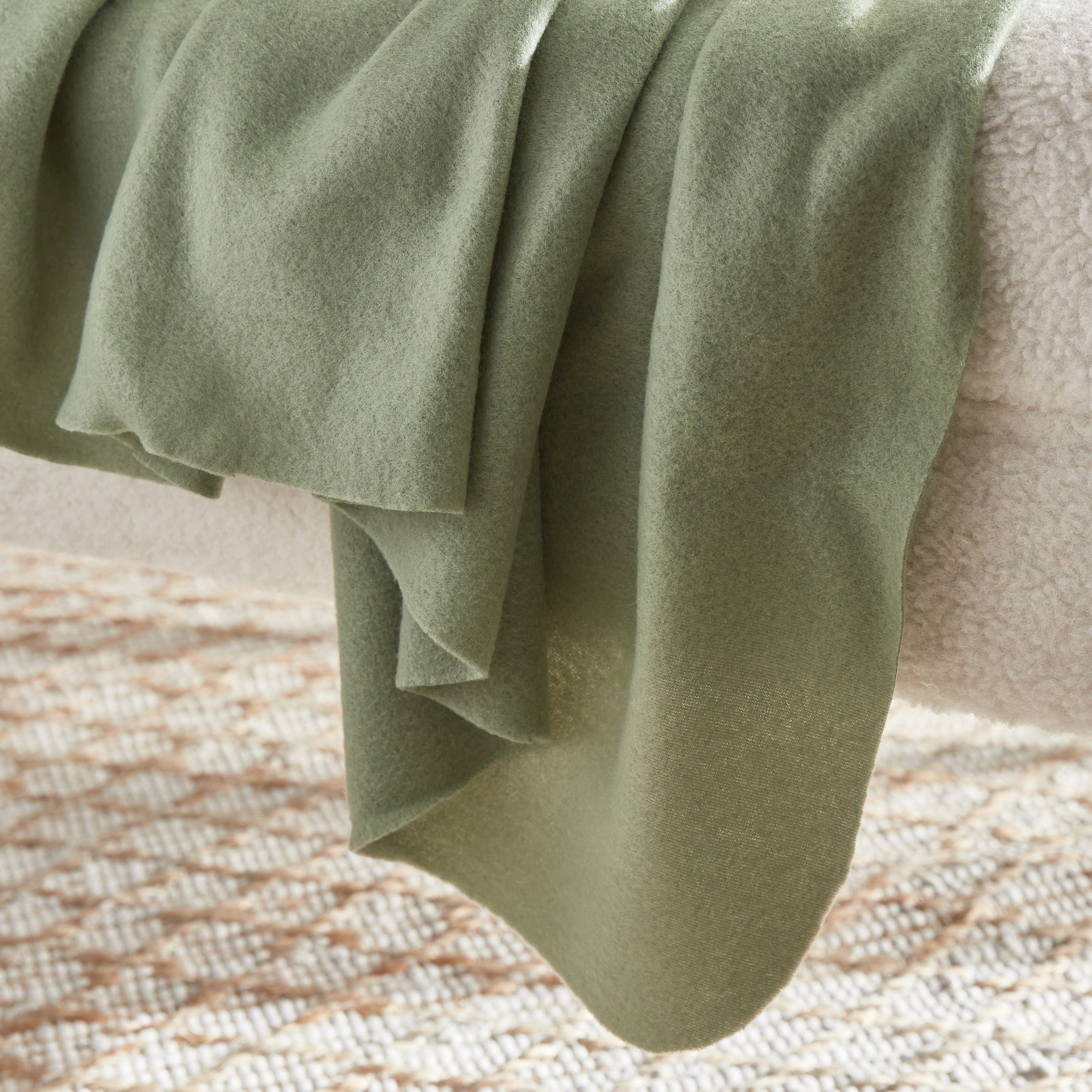 Atlanta Solid Recycled Polar Fleece Throw - 120x160 cm-hbxhomeware-hbxbedroom-image-2